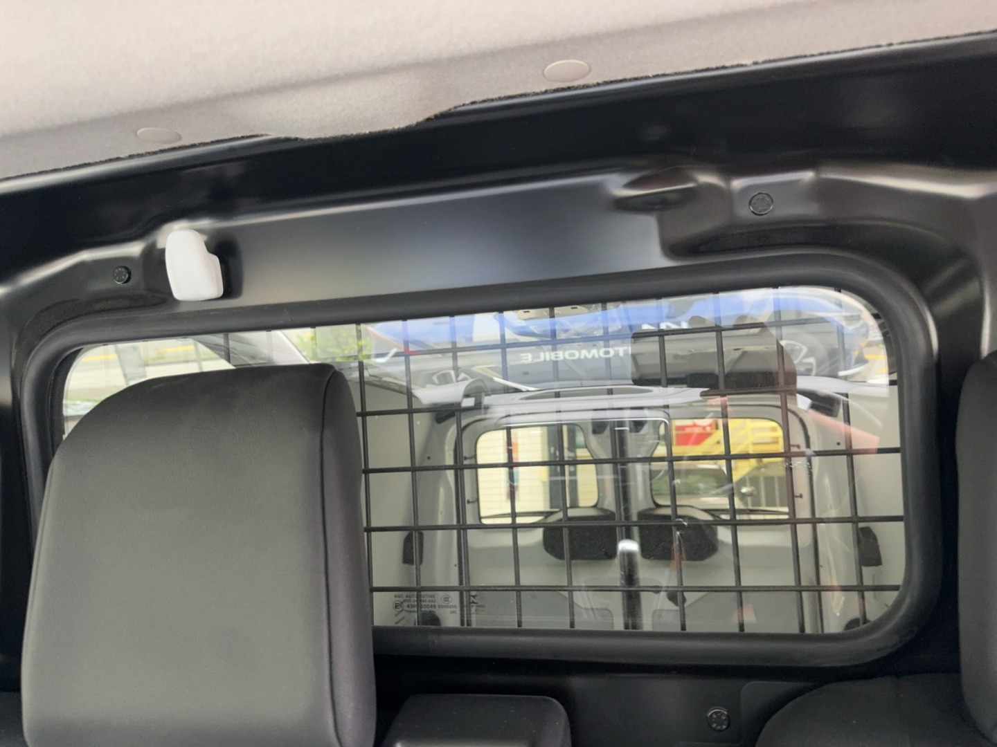 PEUGEOT Expert HDi120 S&S Prem. S-image-11