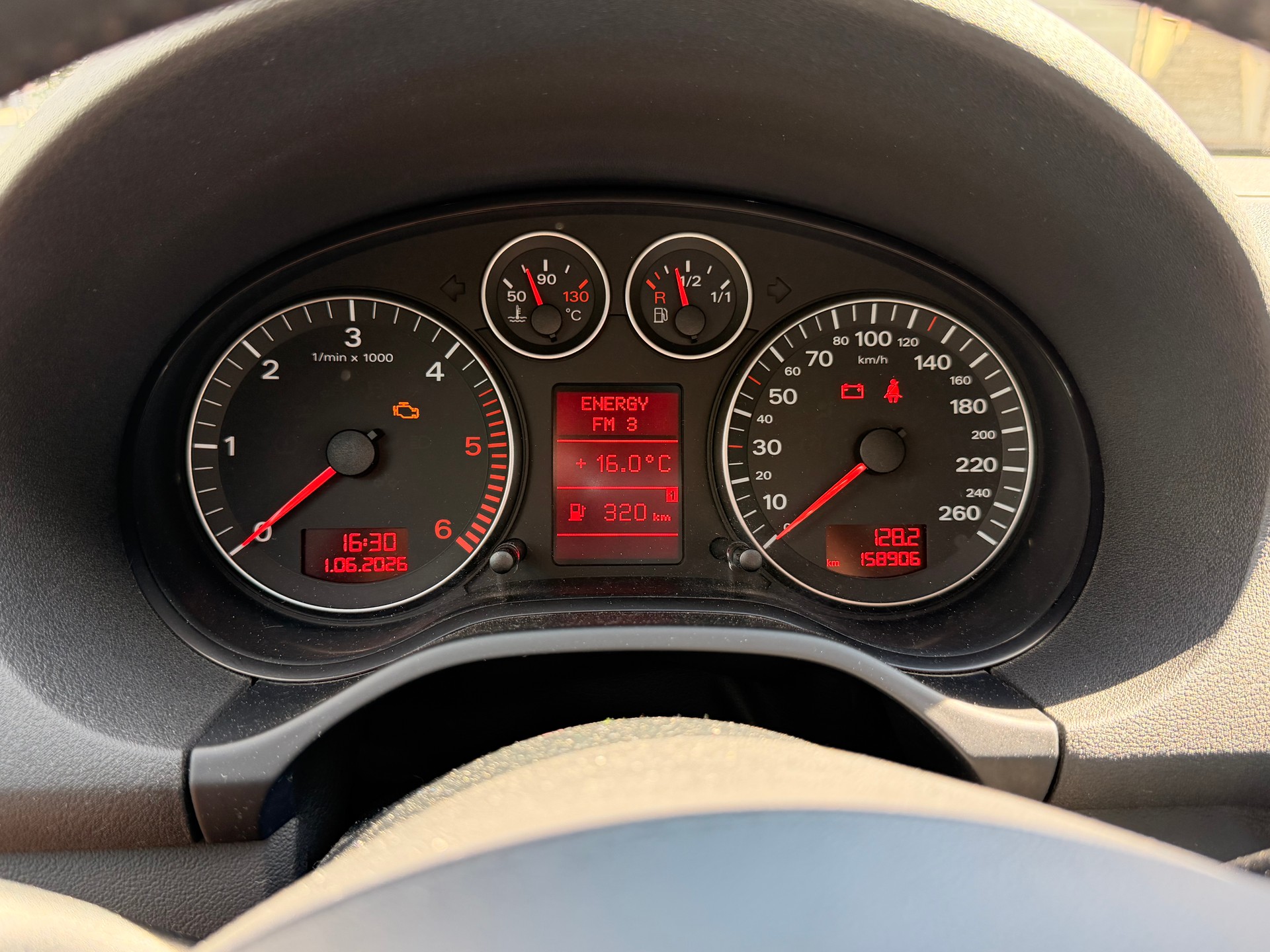 AUDI A3 Sportback 2.0 TDI Attraction quattro-image-8