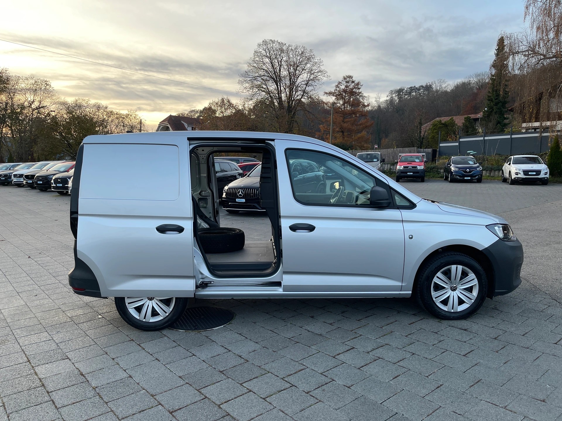 VW Caddy Cargo 2.0TDI DSG-image-4