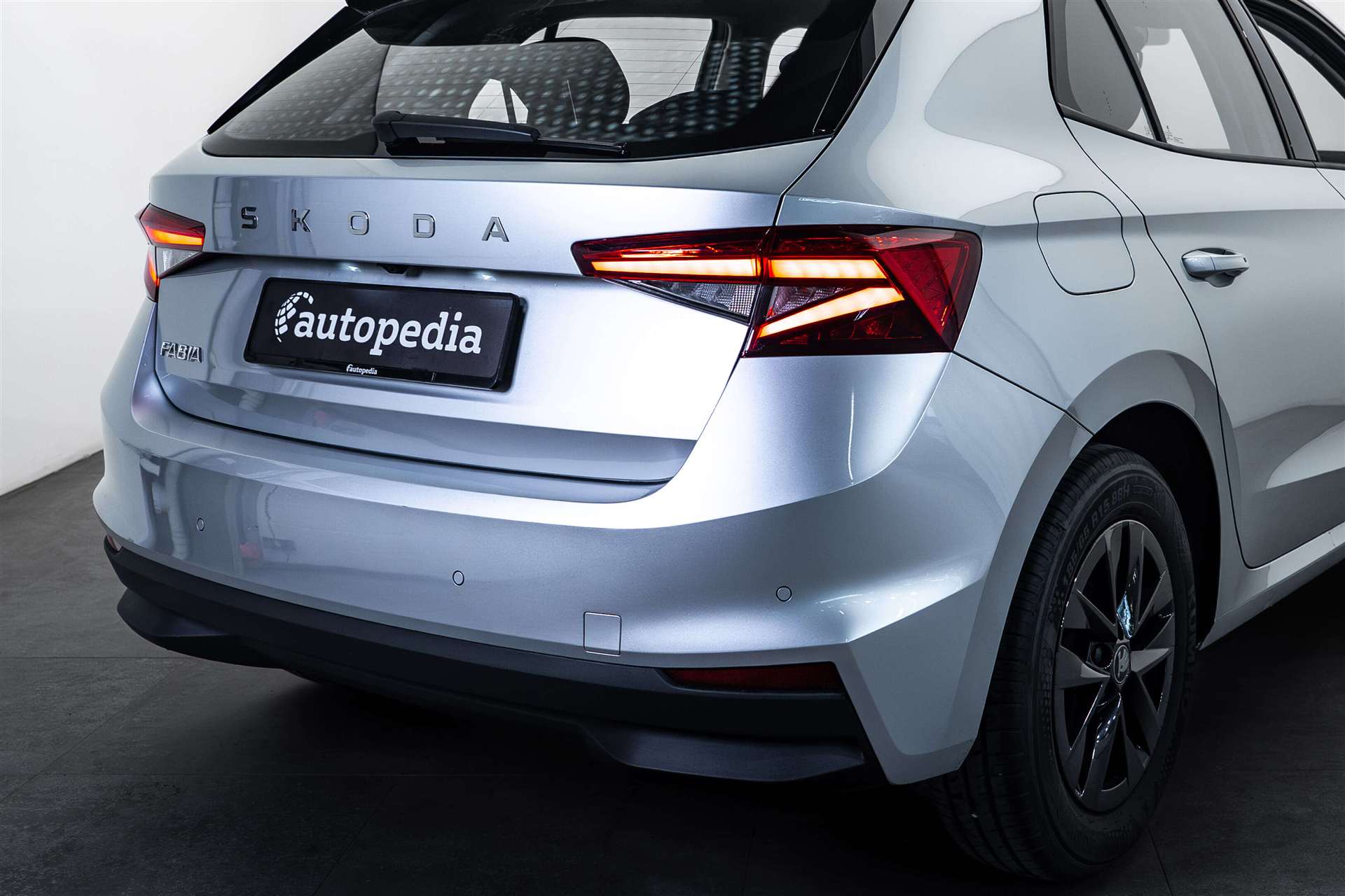 SKODA Fabia 1.0 TSi Young Edition HIT-Preis-showroom-element-3
