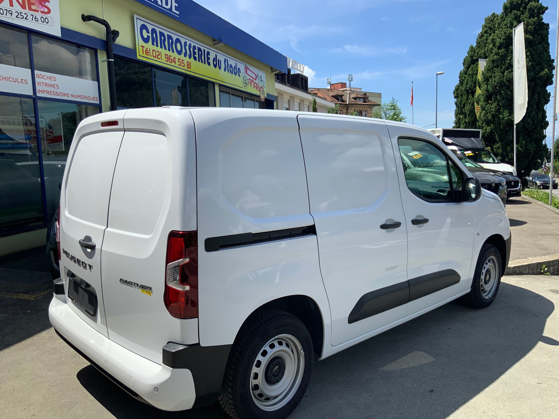PEUGEOT Partner 1.2 Pure Tech 110 Standard 650kg-image-13