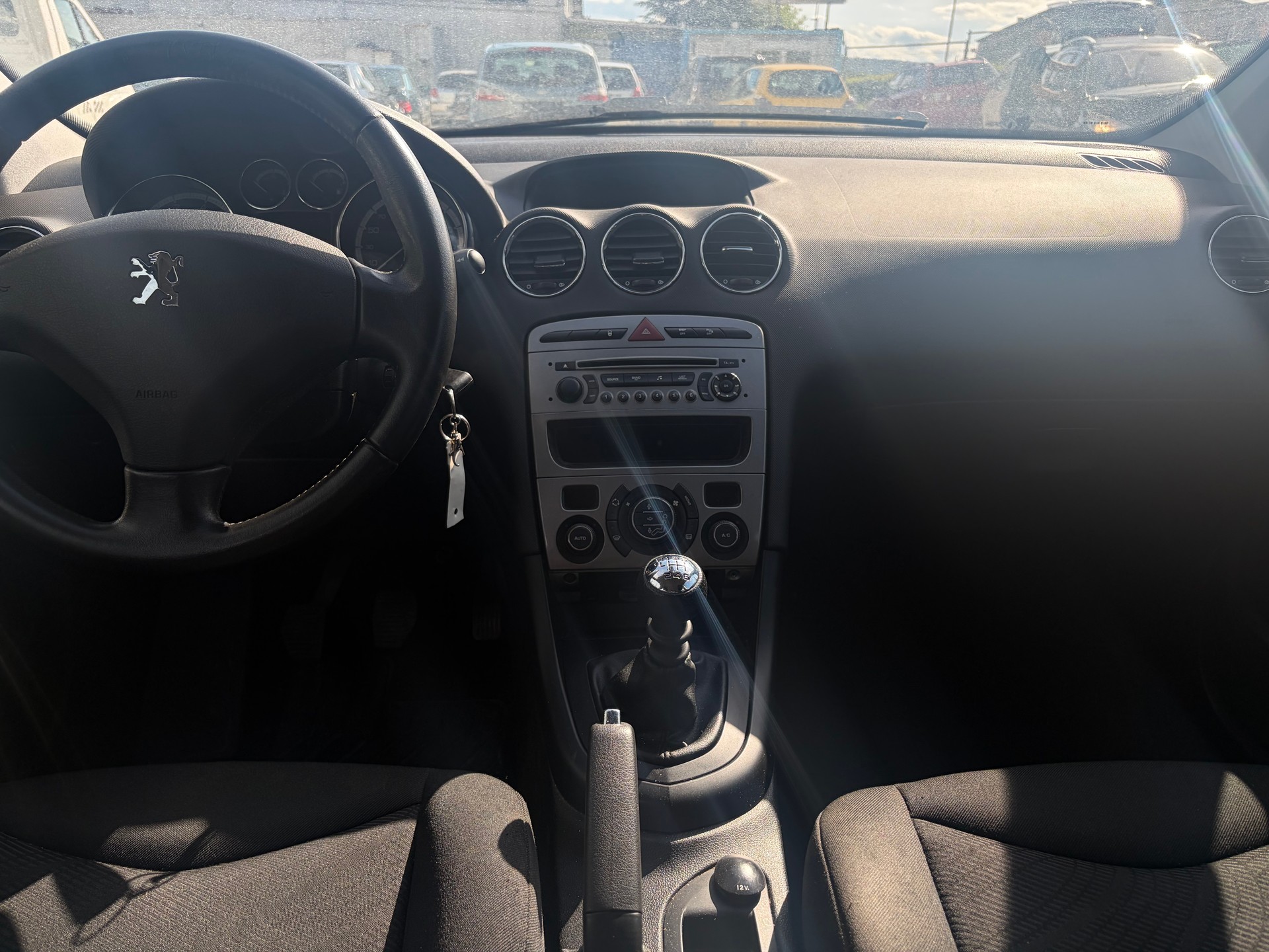 PEUGEOT 308 SW 1.6 16V Turbo Sport-image-2