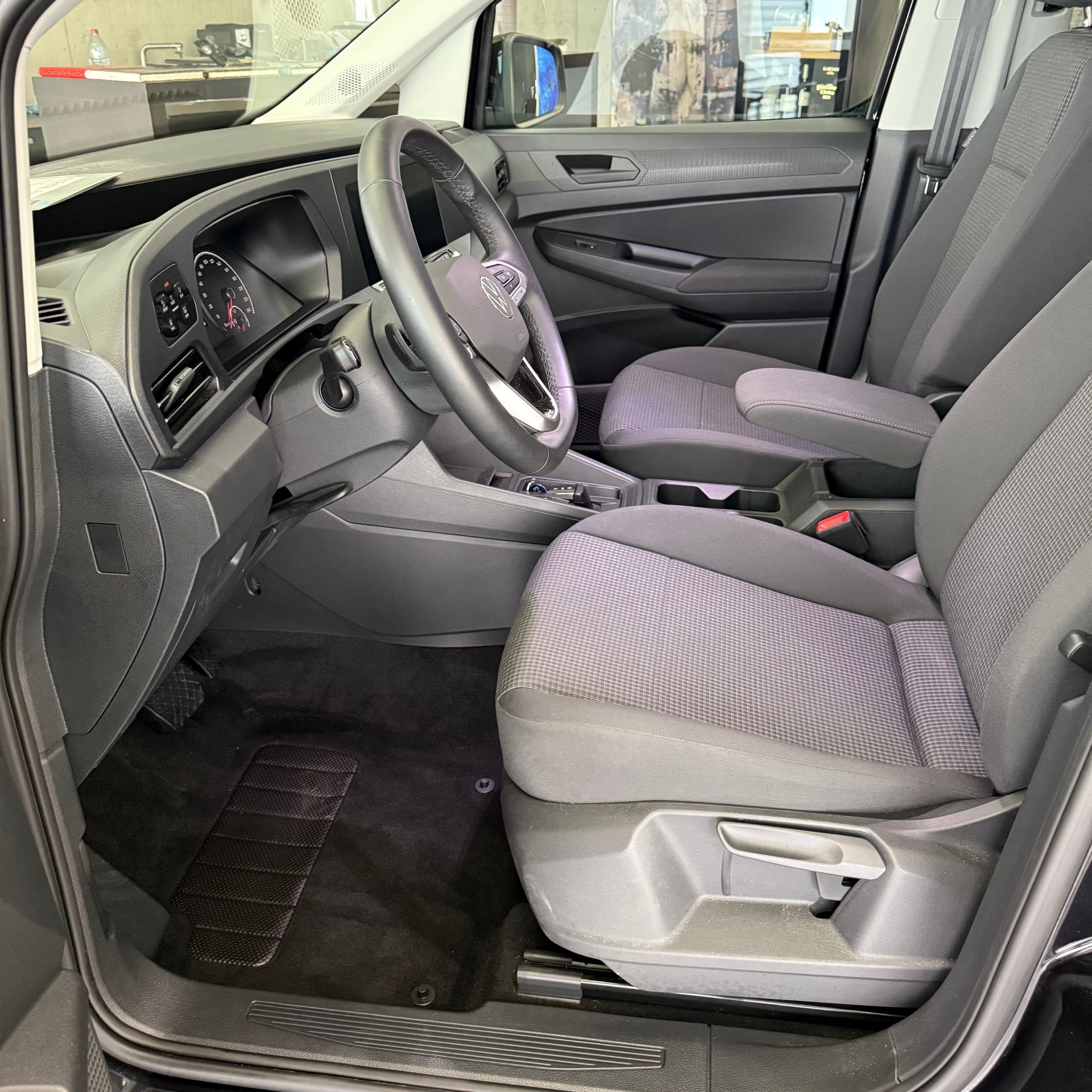 VW Caddy 1.5 TSI Liberty-image-7