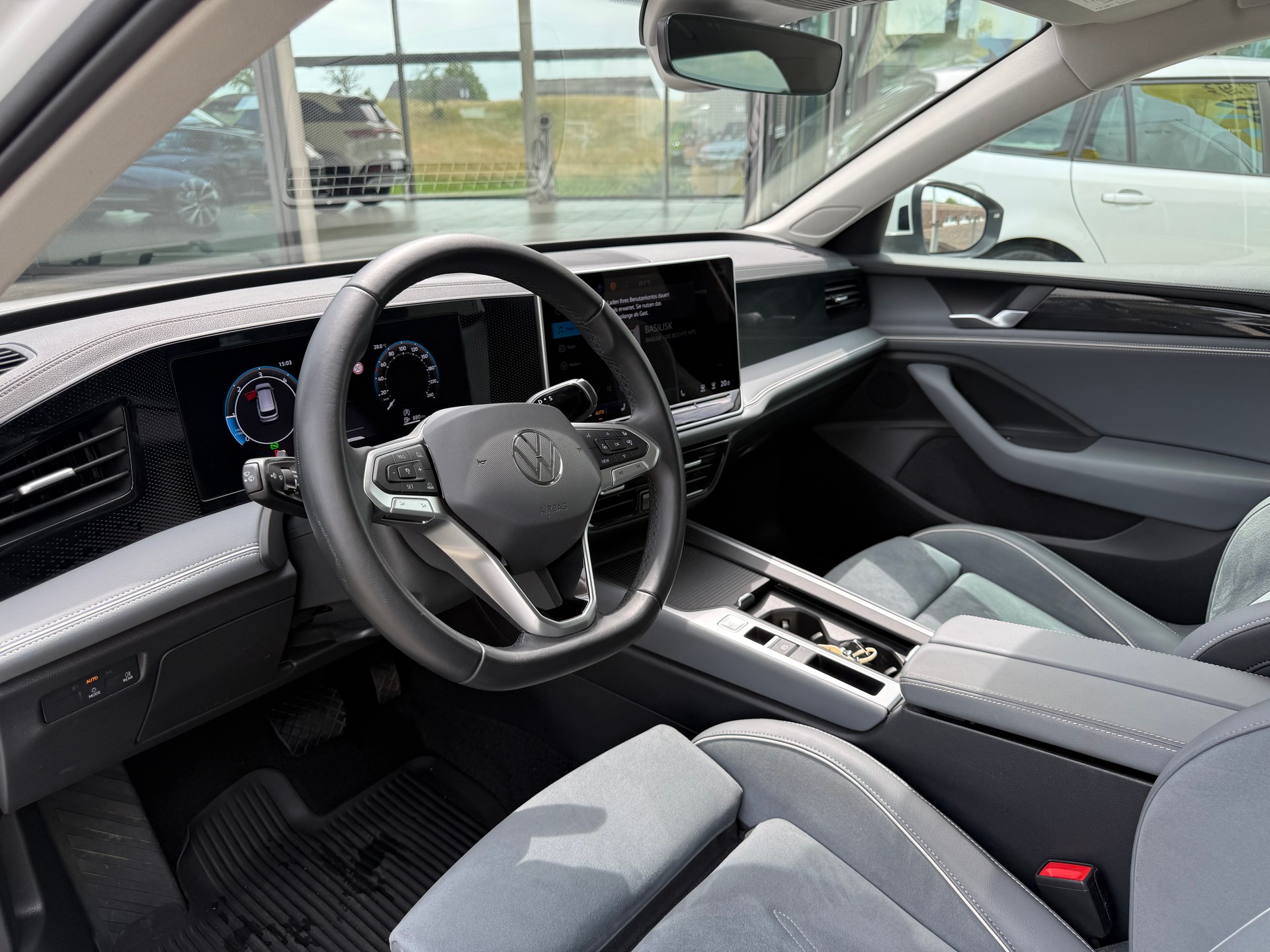 VW Passat Variant 2.0 TDI evo Business 4 Motion DSG-image-10