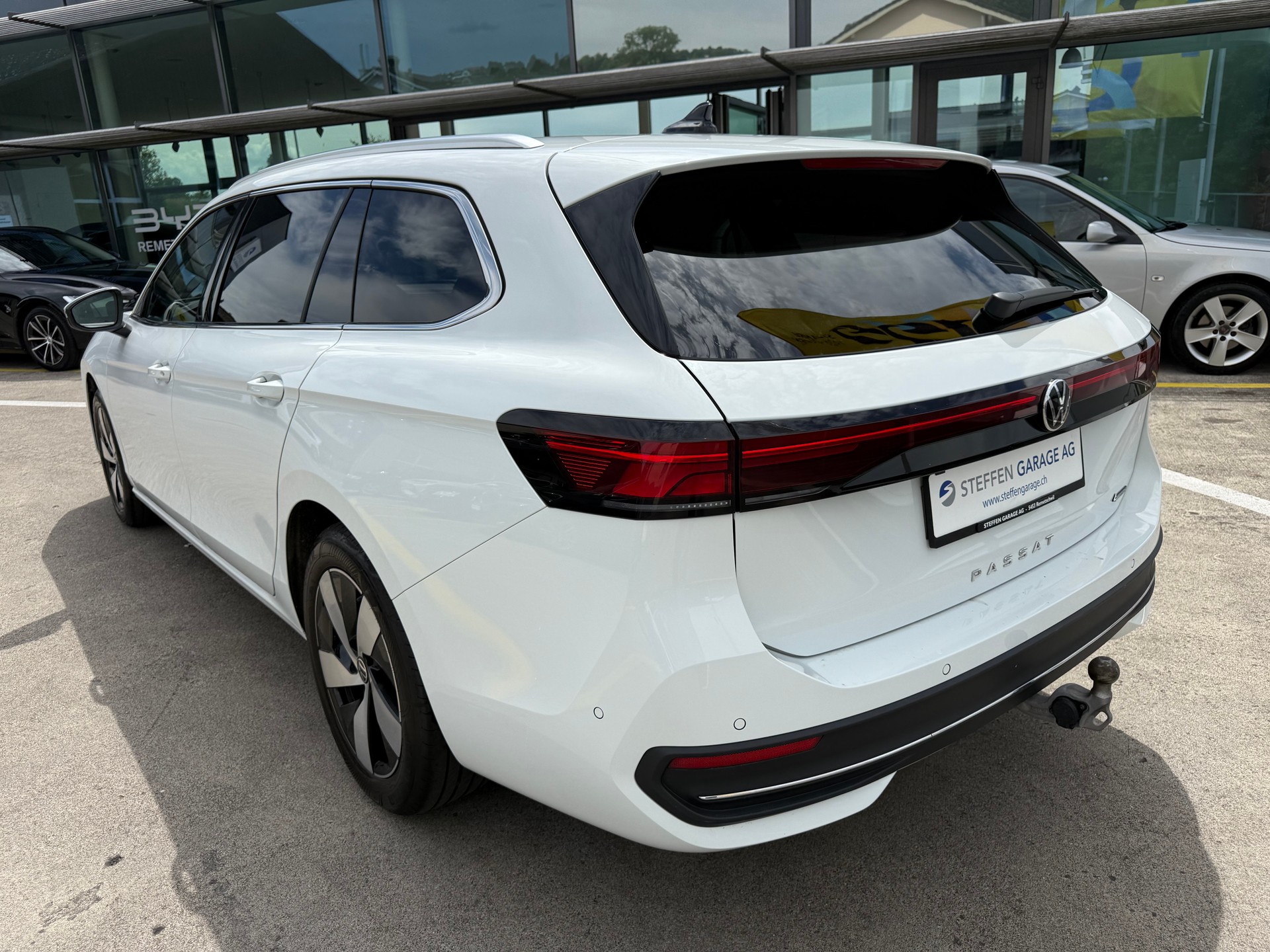 VW Passat Variant 2.0 TDI evo Business 4 Motion DSG-image-6