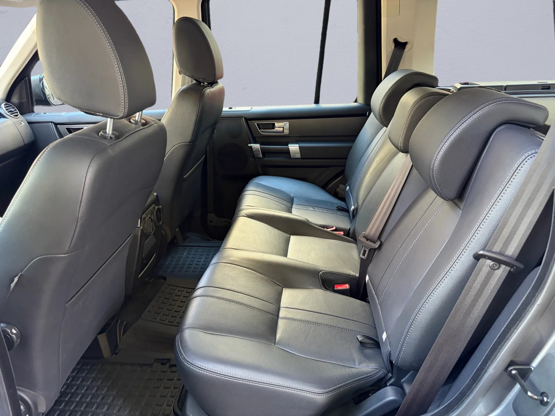 LAND ROVER Discovery 3.0 TDV6 HSE Automatic-image-13