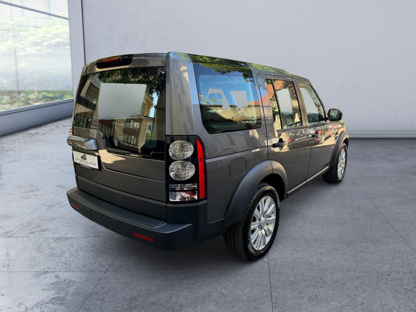 LAND ROVER Discovery 3.0 TDV6 HSE Automatic-image-4