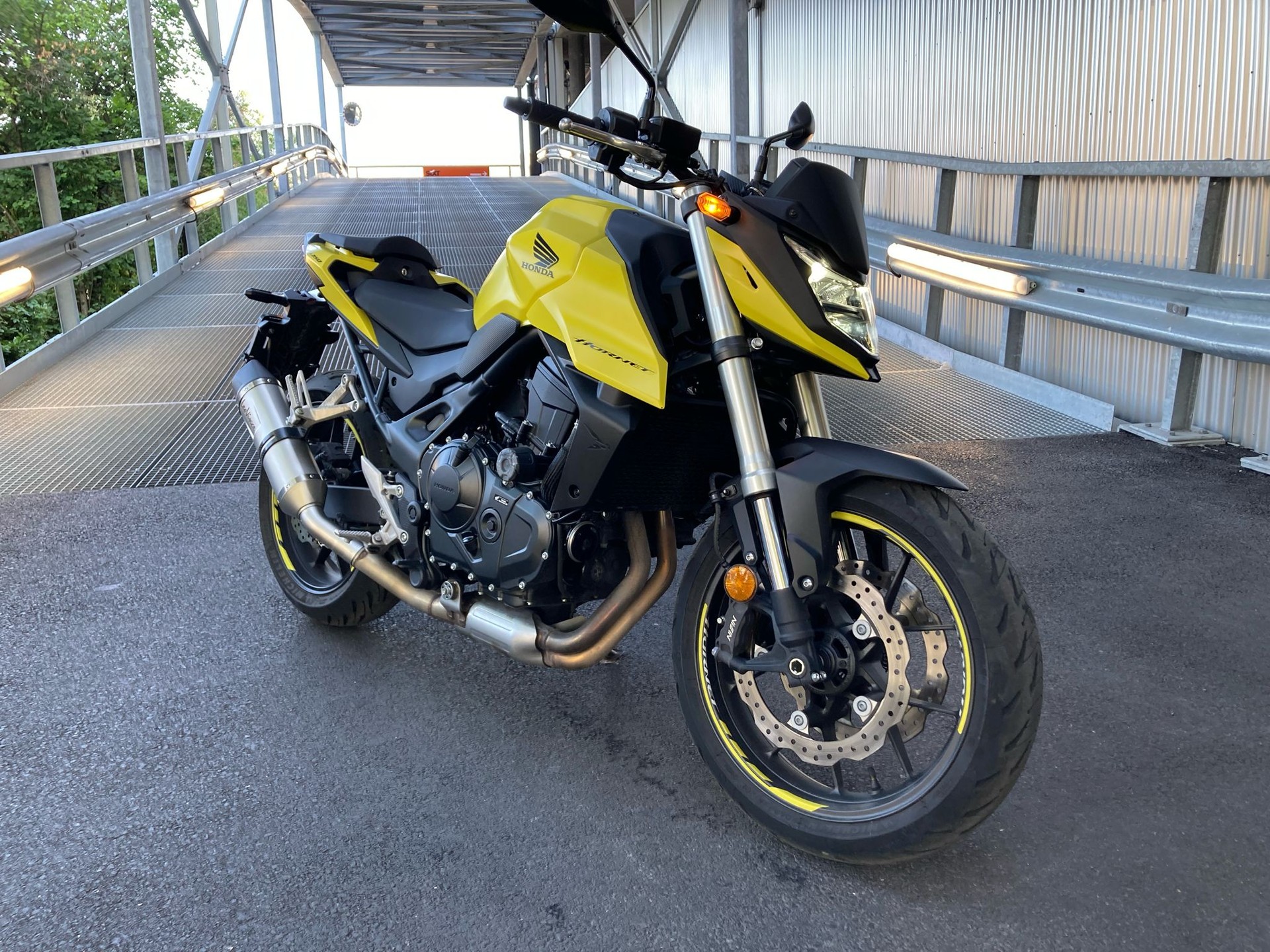 HONDA CB 750 Hornet-image-0