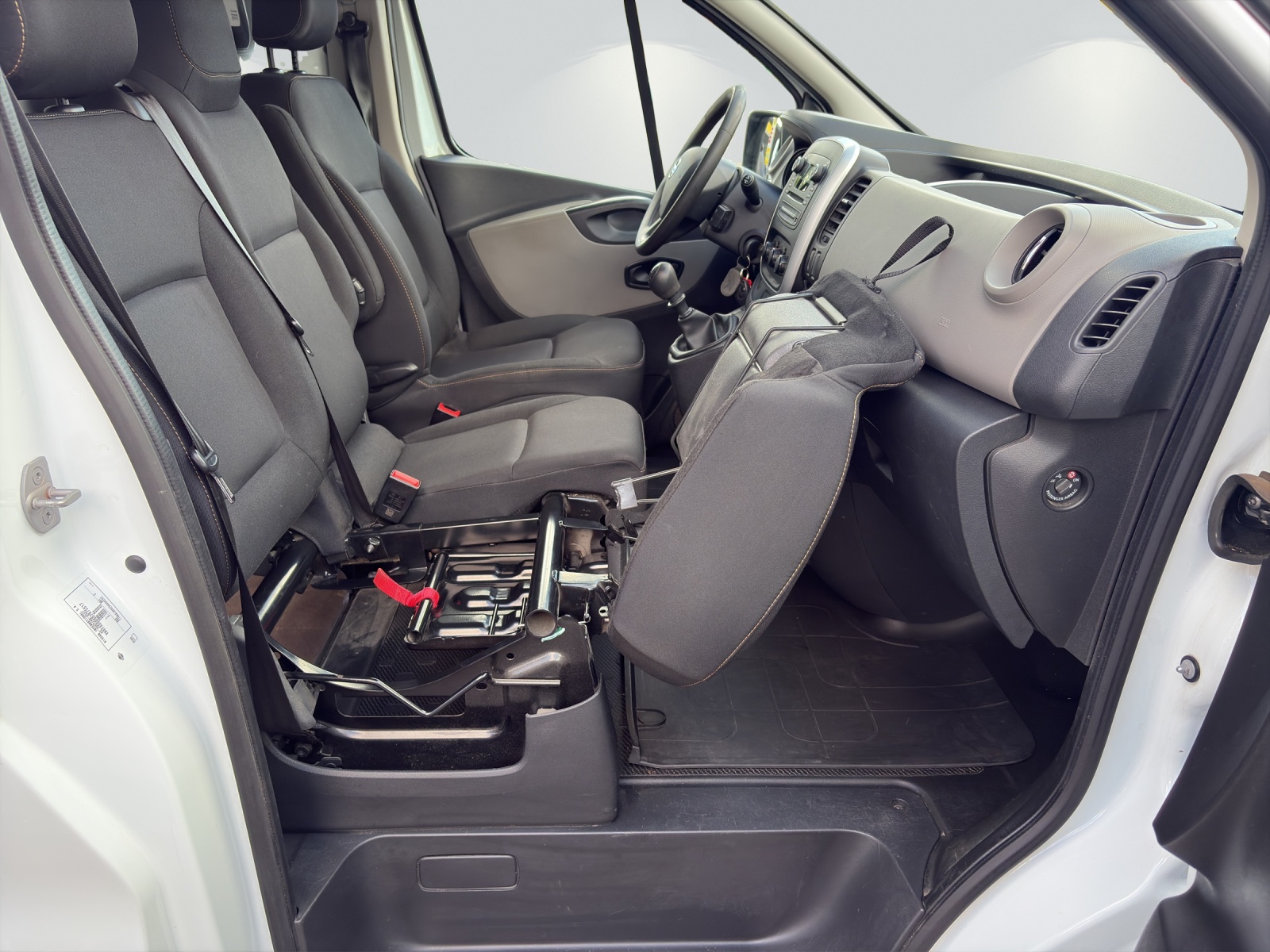 NISSAN NV300 Kaw. 2.9 t L1 H1 1.6 dCi 125 TwinTurbo Pro-image-13