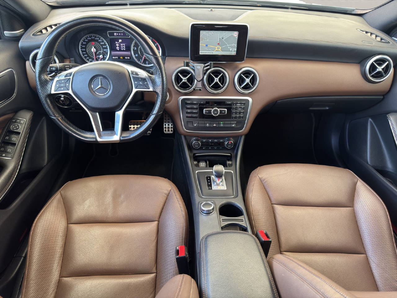 MERCEDES-BENZ A 45 AMG 4x4 *weiss MATT* 360PS-image-7