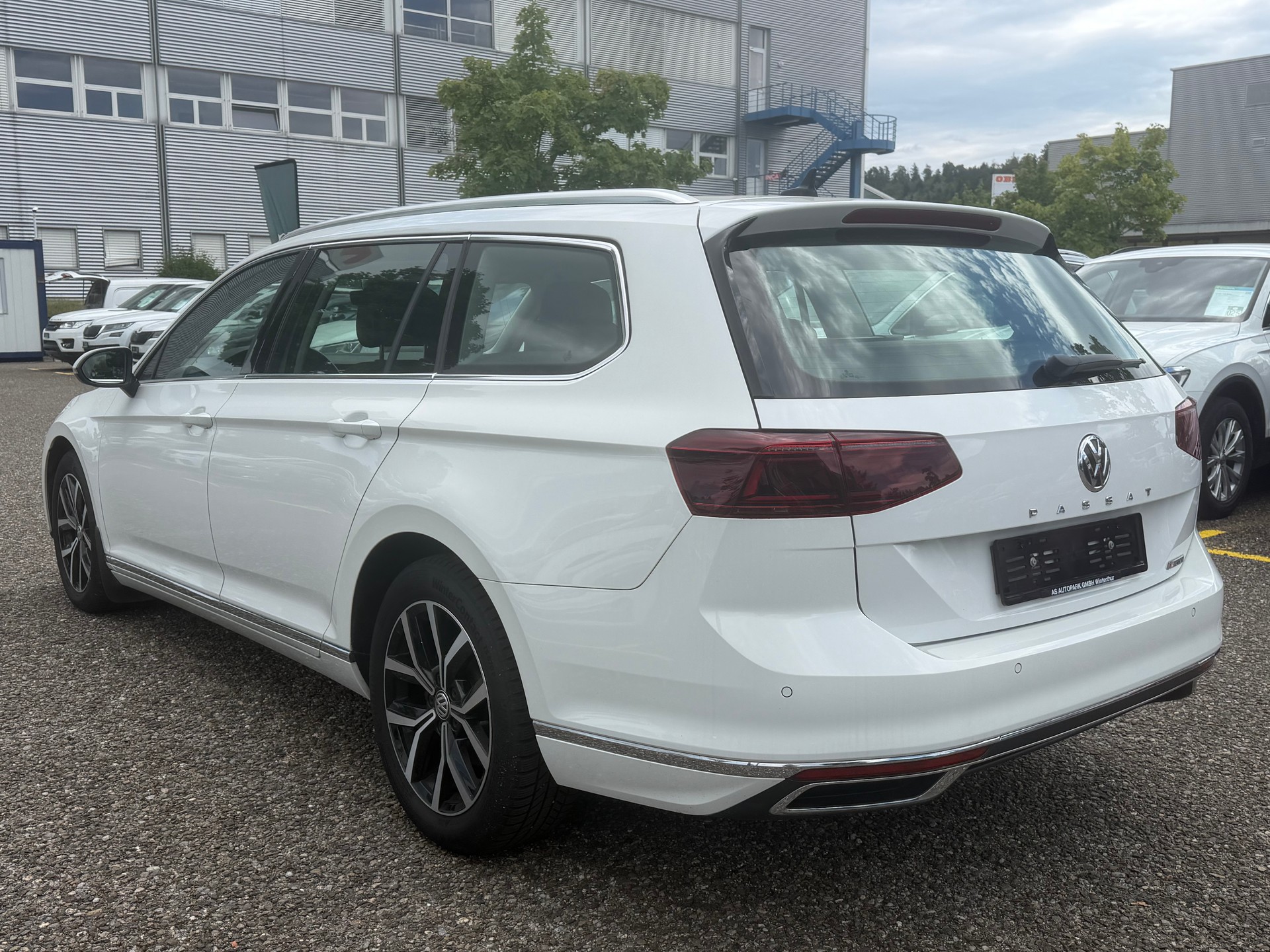 VW Passat 2.0 TDI BMT Elegance 4Motion DSG-image-6