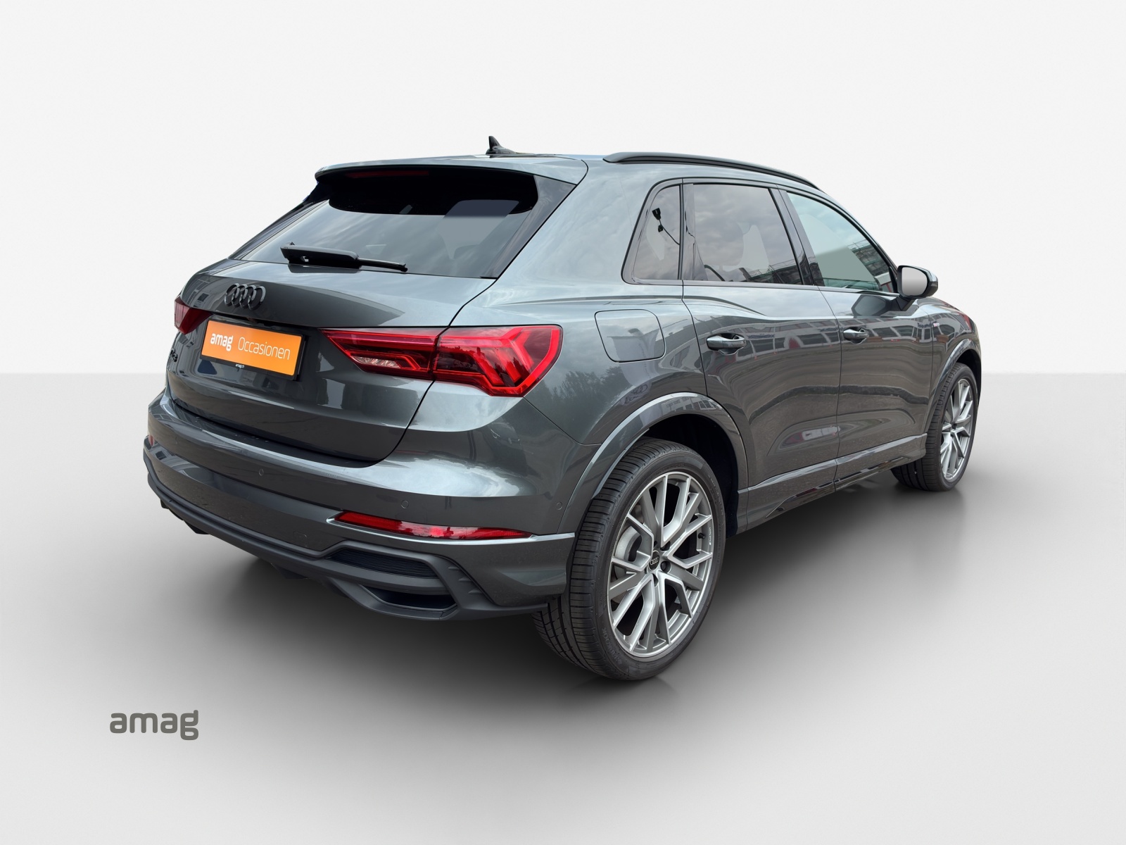 AUDI Q3 35 TFSI S line Attraction S-tronic-image-4