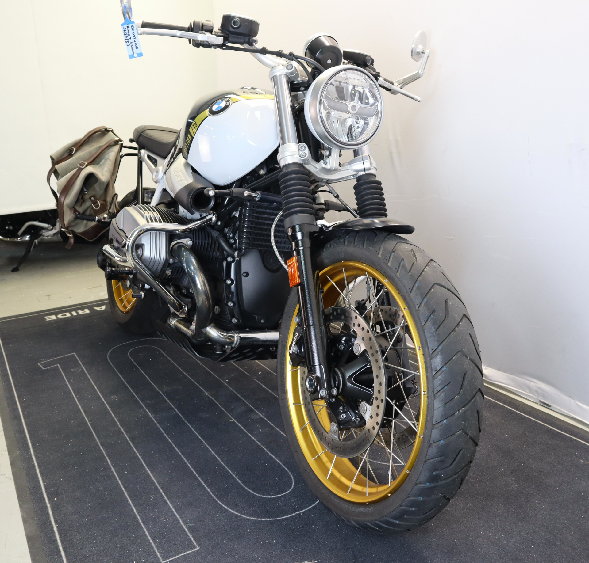 BMW R nineT Scrambler-image-3