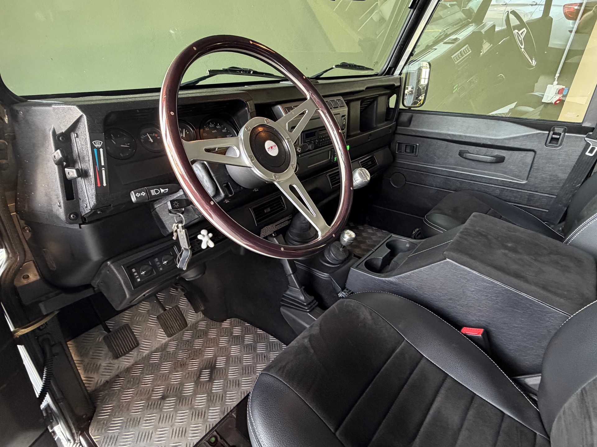 LAND ROVER Defender 110 2.5Td5 *CH-Fahrzeug*MFK 12.2025*-image-29