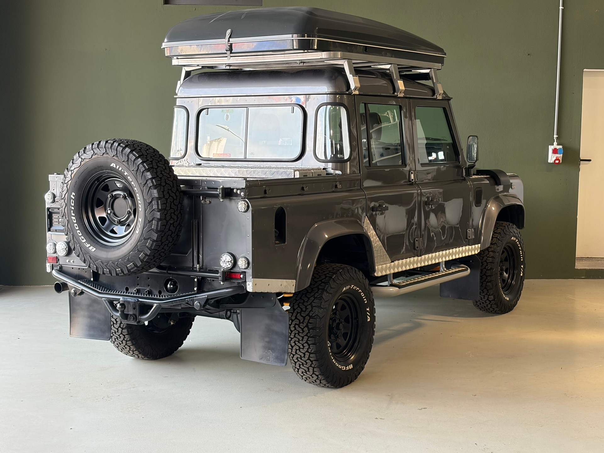 LAND ROVER Defender 110 2.5Td5 *CH-Fahrzeug*MFK 12.2025*-showroom-element-2