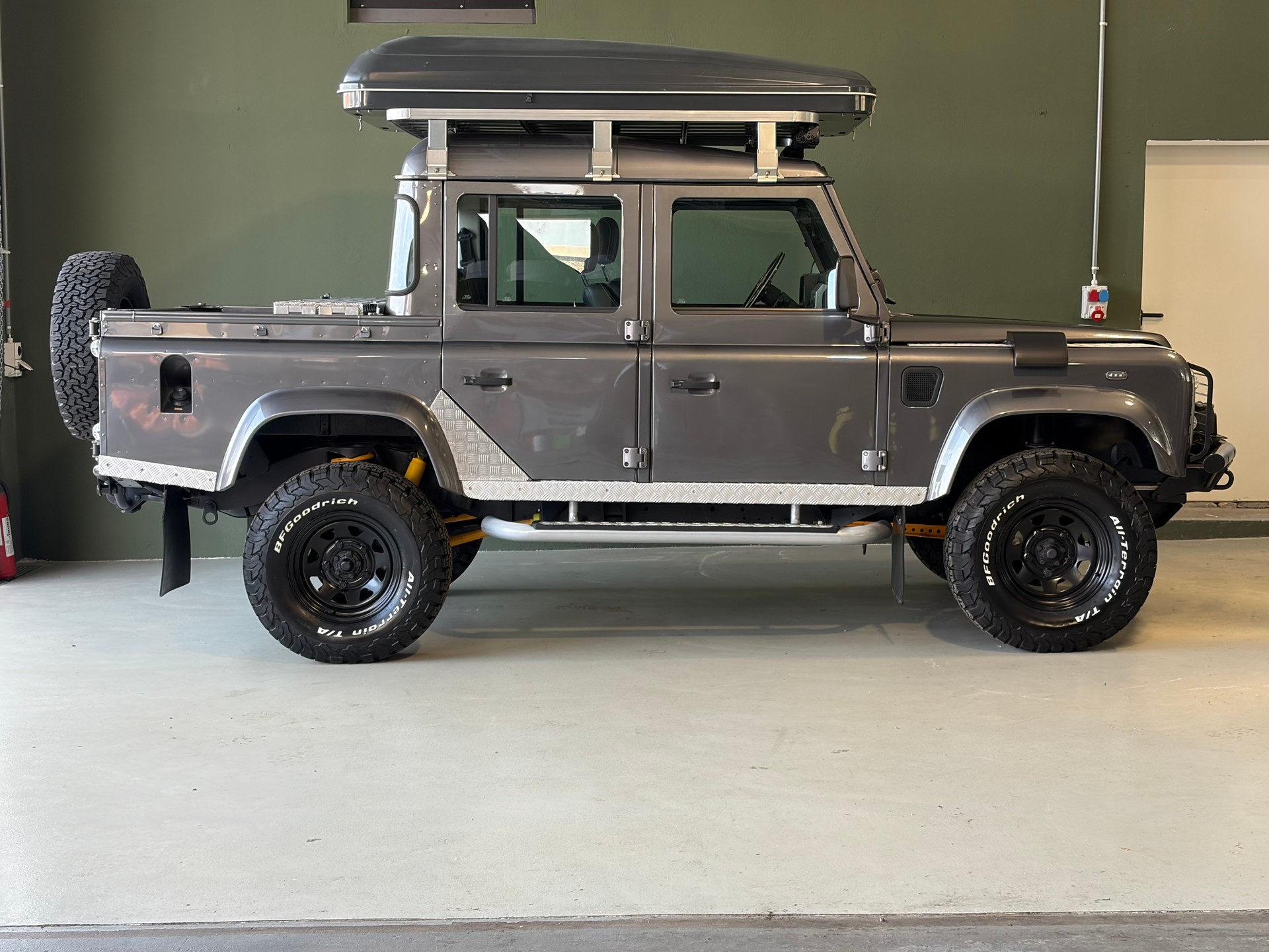 LAND ROVER Defender 110 2.5Td5 *CH-Fahrzeug*MFK 12.2025*-image-6