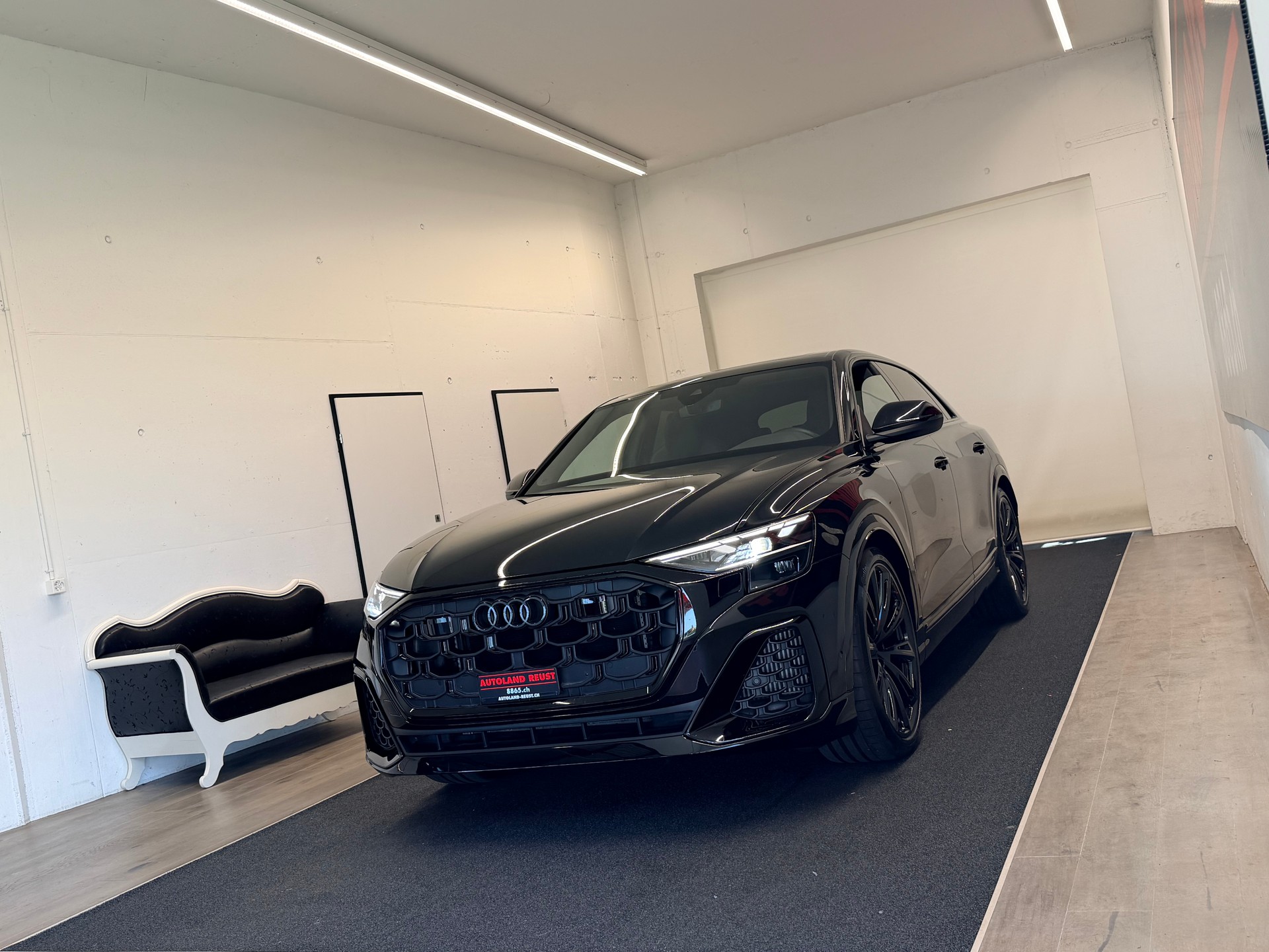 AUDI SQ8 SUV TFSI quattro tiptronic-showroom-element-2