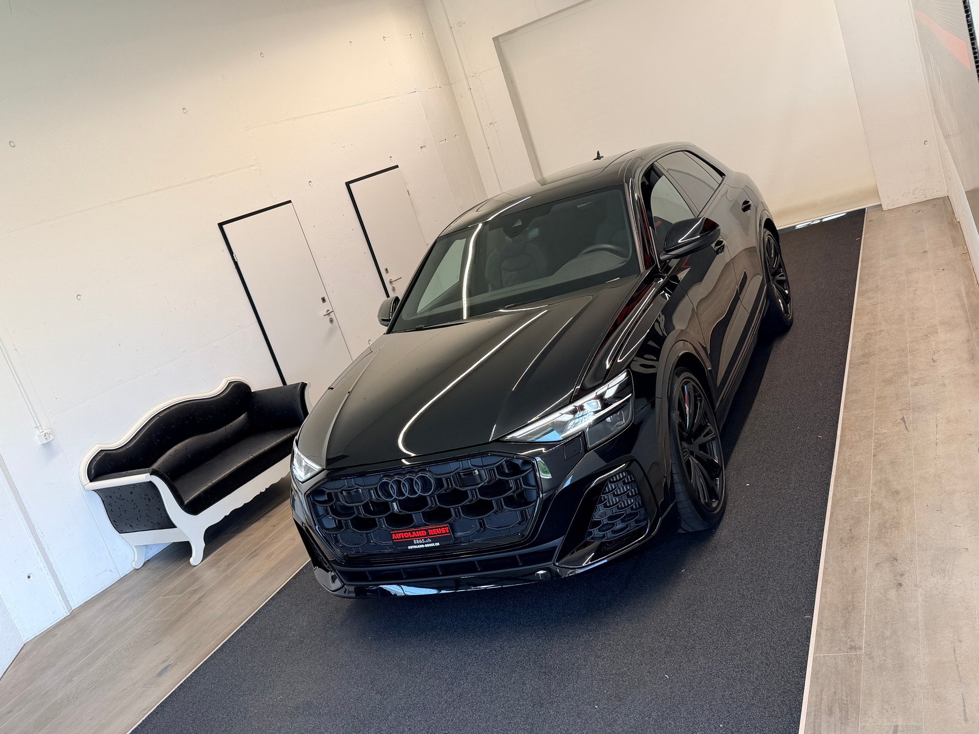 AUDI SQ8 SUV TFSI quattro tiptronic-showroom-element-3