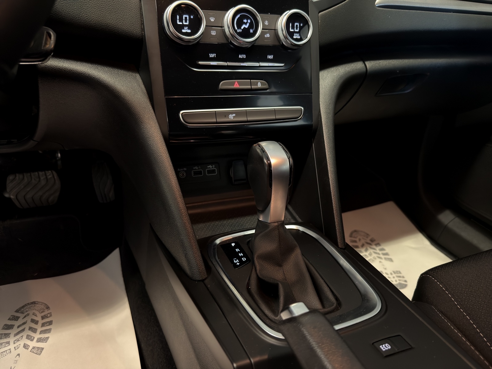 RENAULT Mégane Grandtour 1.3 16V Turbo Zen EDC-image-10