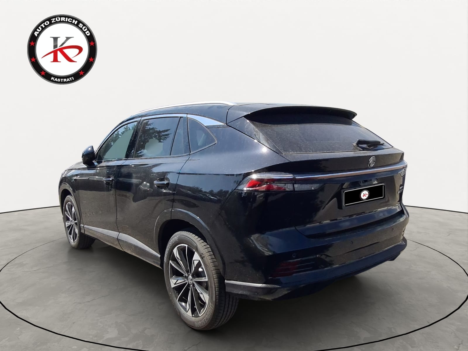 MG HS 1.5 T HEV+ Luxury-showroom-element-3