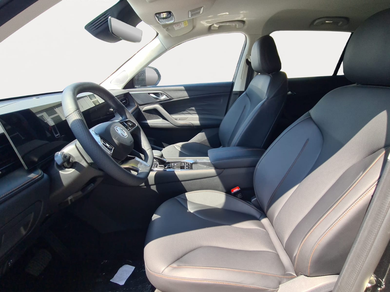 MG HS 1.5 T HEV+ Luxury-image-12