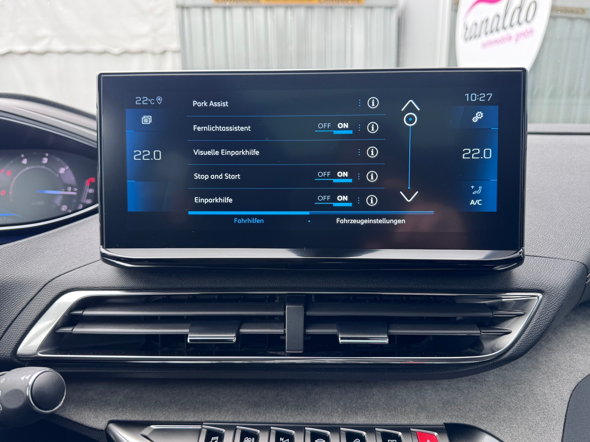PEUGEOT 3008 1.5 BlueHDi GT EAT8+LED Scheinwerfer+ACC+NAVI+Rückfahrkamera+Getönte Scheiben+Panorama-Glasdach+18"Alu+Winterräder+-image-26