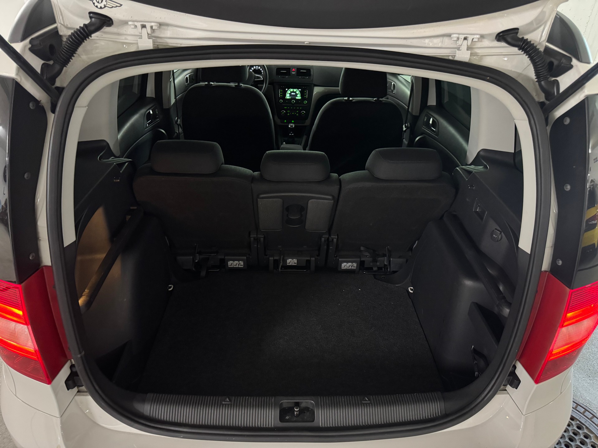 SKODA Yeti 2.0 TDI Elegance 4x4-image-7