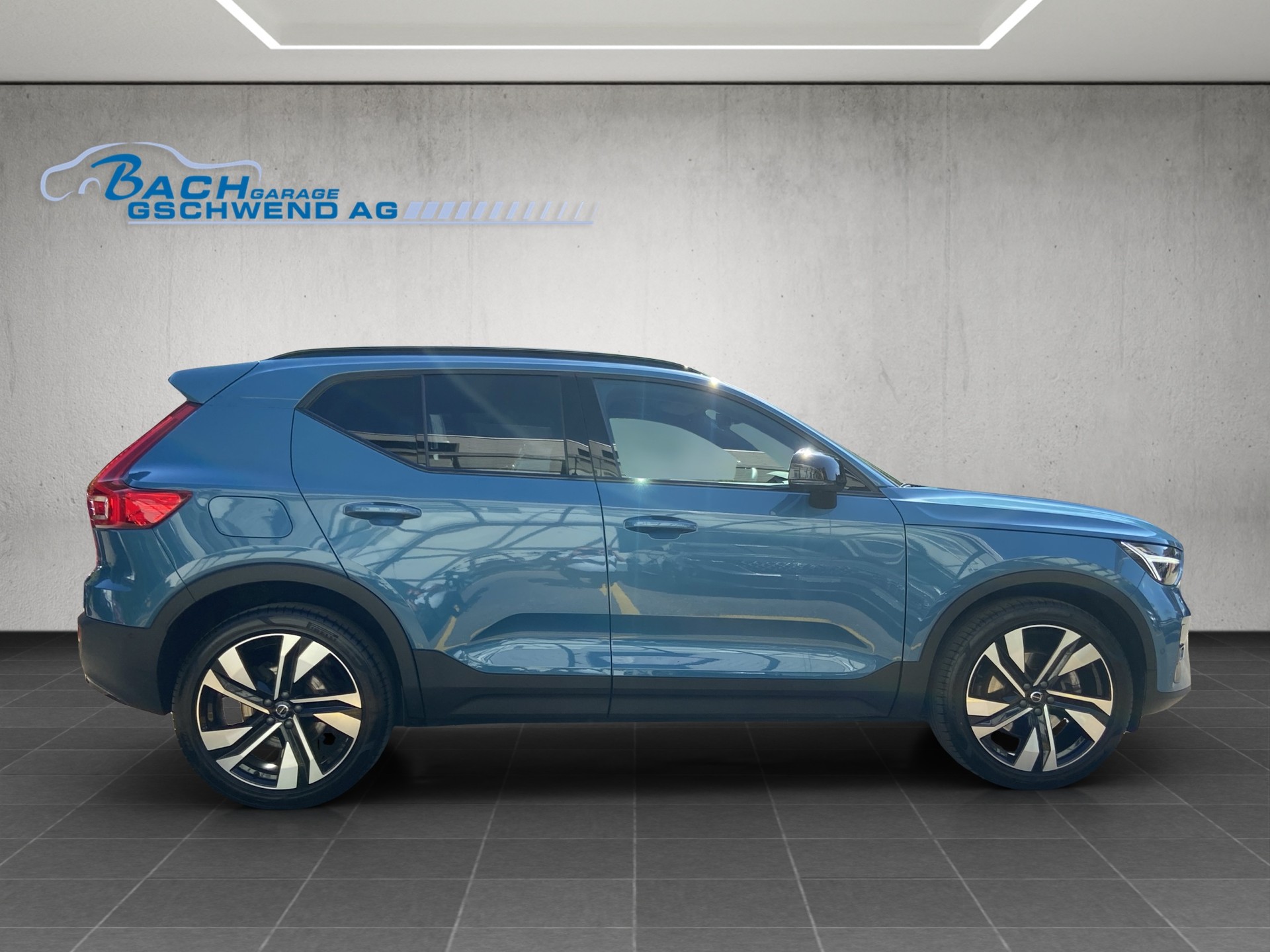 VOLVO XC40 B4 Benzin Mild Hybrid AWD Ultim. Dark DCT-showroom-element-2