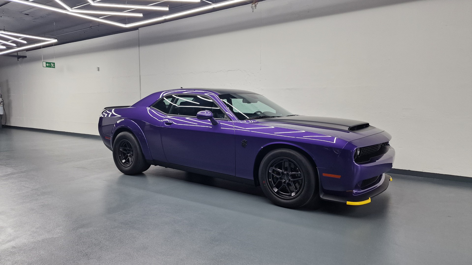 DODGE Challenger SRT DEMON 170-showroom-element-1