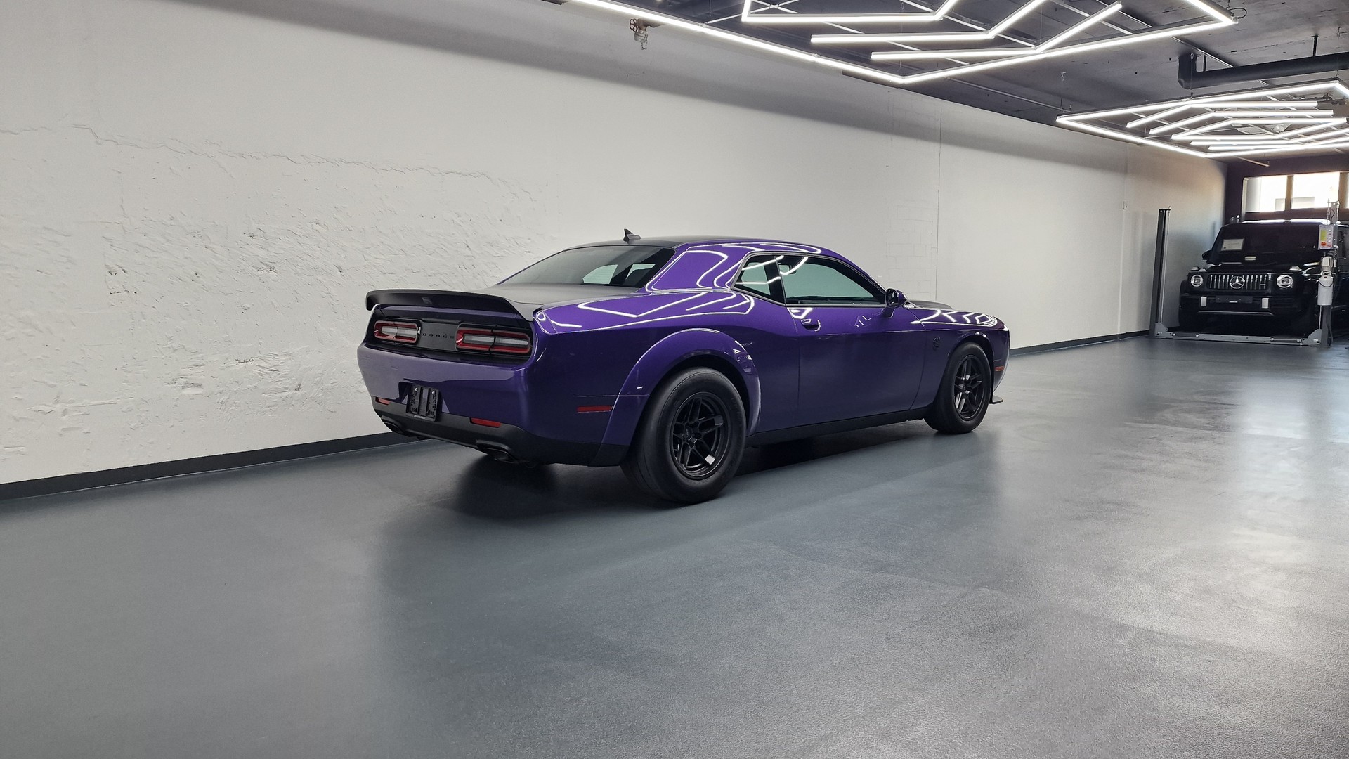 DODGE Challenger SRT DEMON 170-showroom-element-2