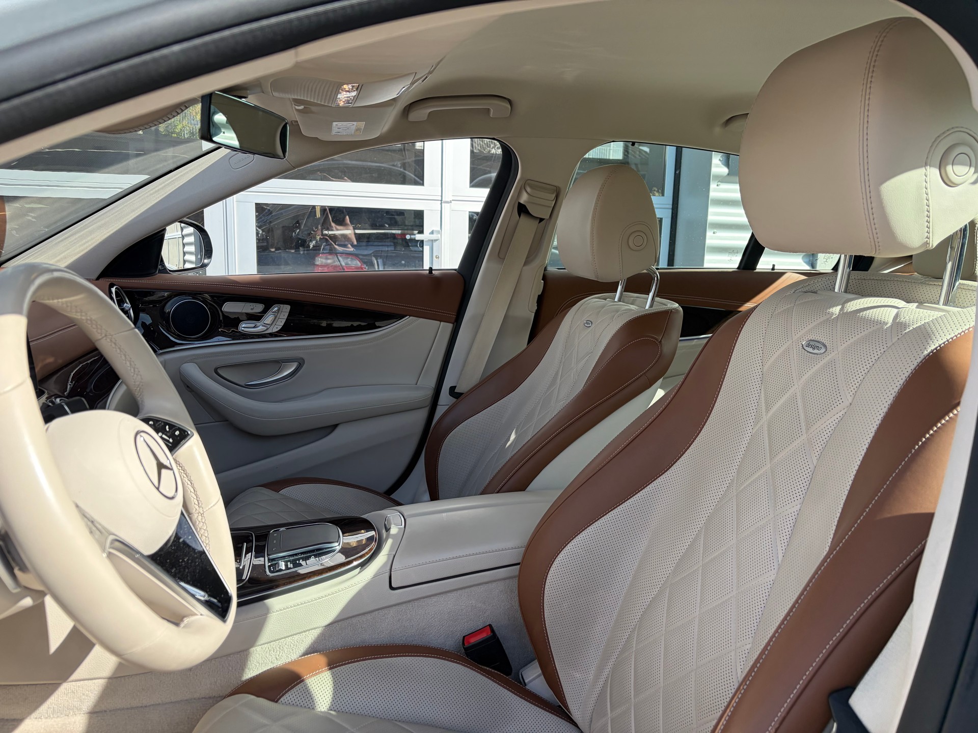 MERCEDES-BENZ E 300 e 4Matic Avantgarde 9G-Tronic-image-8