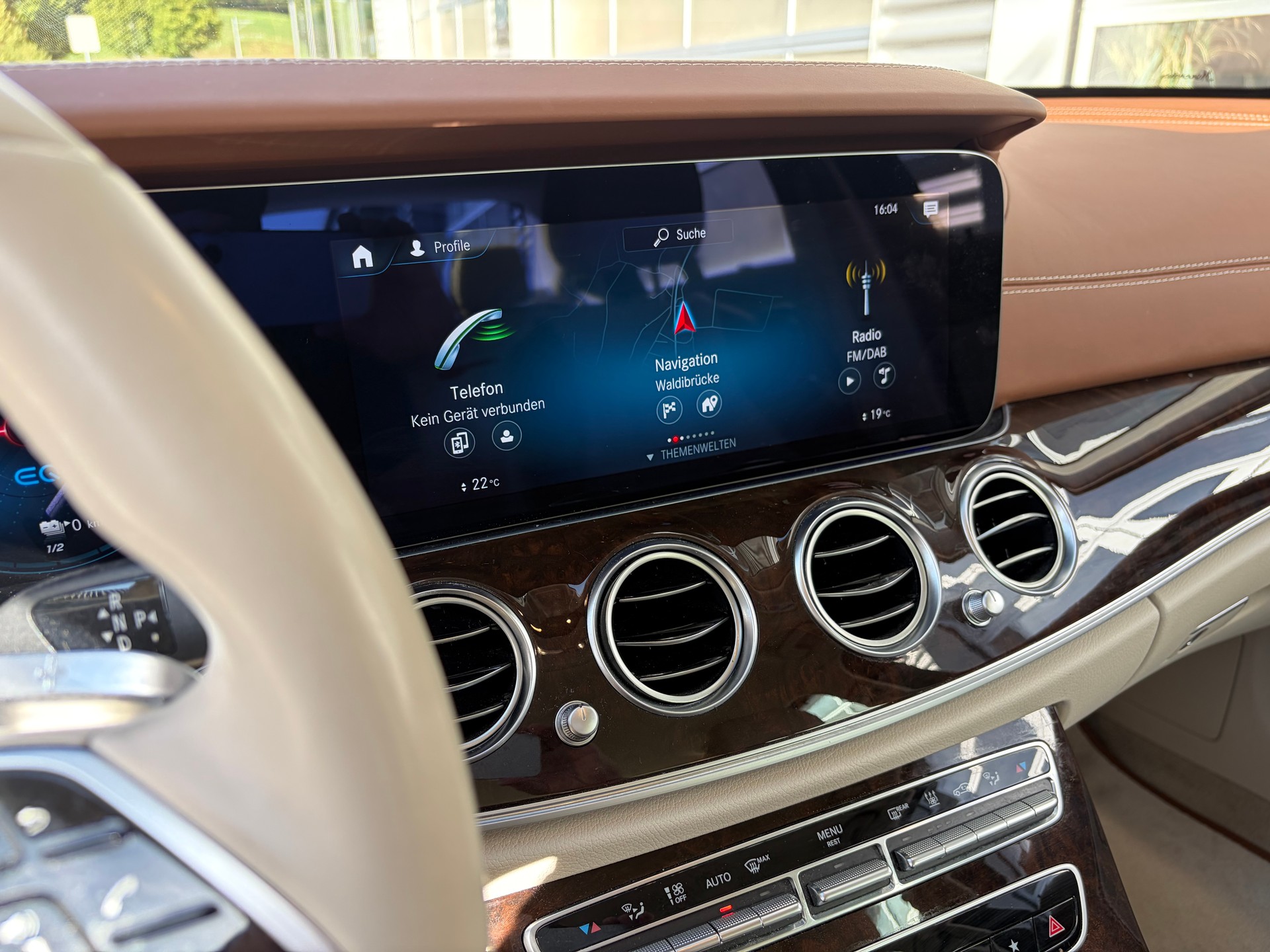 MERCEDES-BENZ E 300 e 4Matic Avantgarde 9G-Tronic-image-15