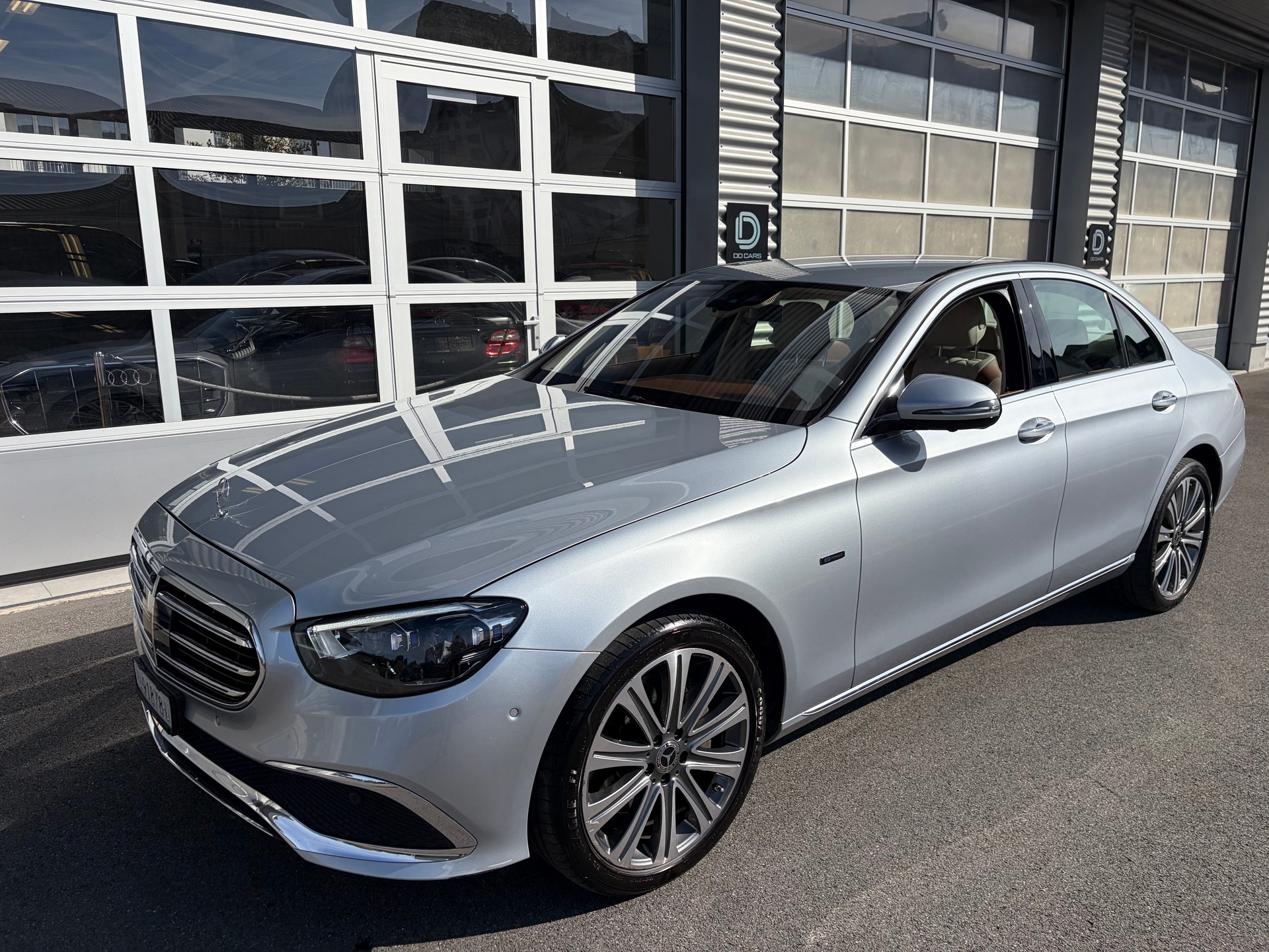 MERCEDES-BENZ E 300 e 4Matic Avantgarde 9G-Tronic-image-3