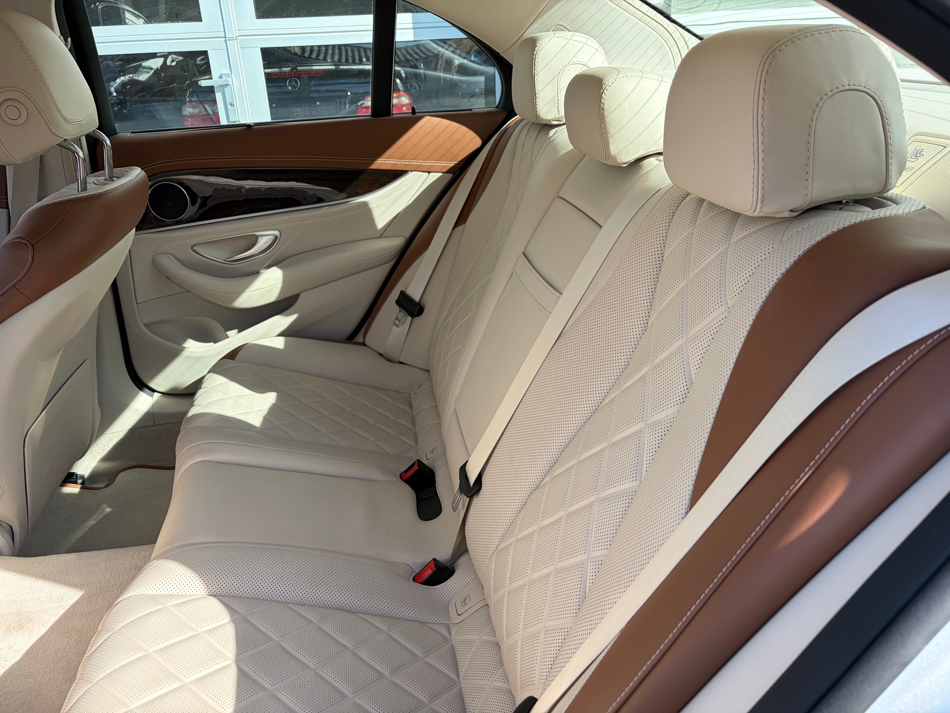 MERCEDES-BENZ E 300 e 4Matic Avantgarde 9G-Tronic-image-9