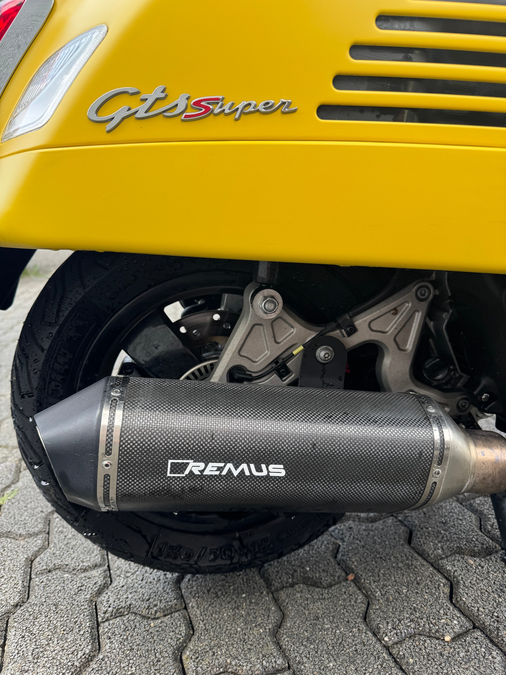 PIAGGIO Vespa GTS 125 i.e ABS-image-4