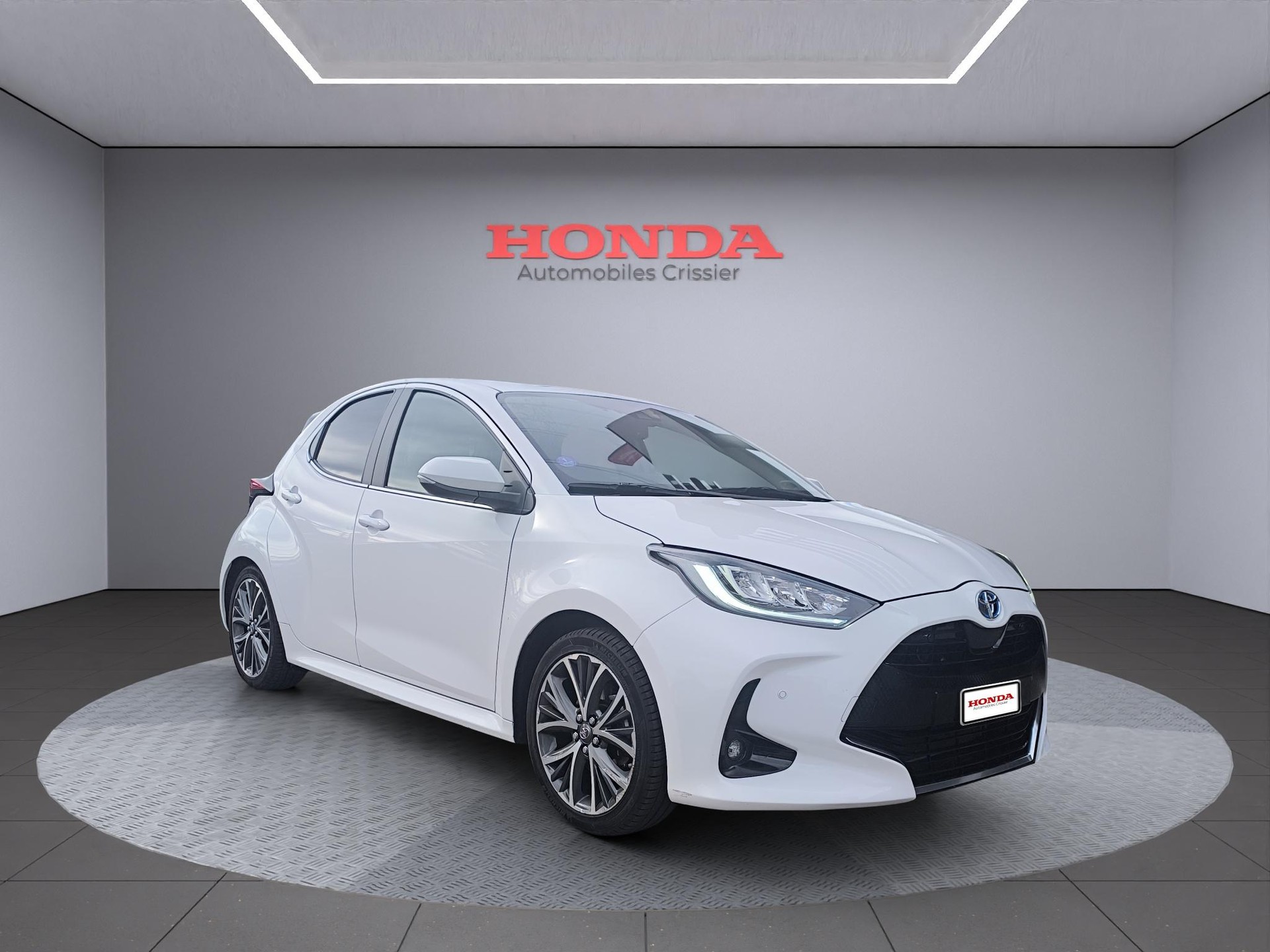 TOYOTA Yaris 1.5 VVT-i HSD Premium