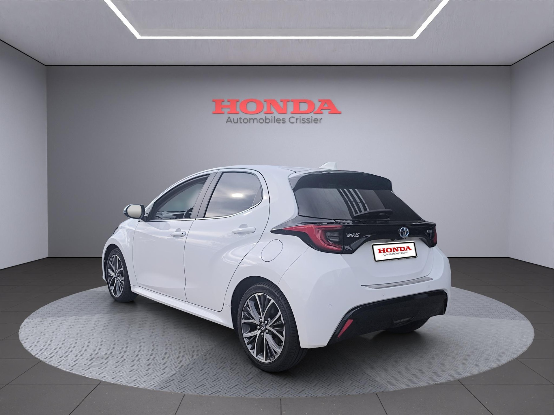 TOYOTA Yaris 1.5 VVT-i HSD Premium-image-4