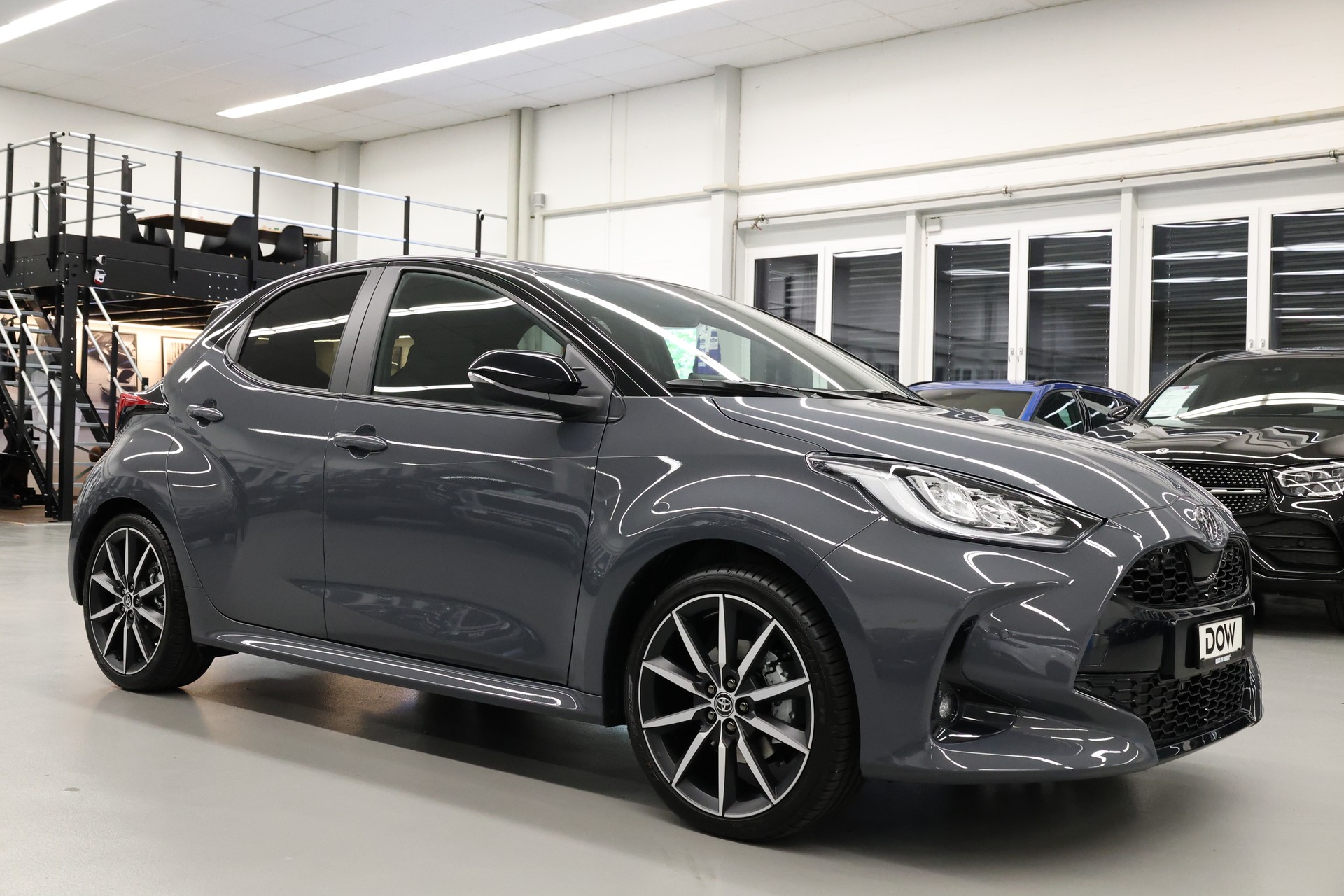 TOYOTA Yaris 1.5 VVT-i HSD GR Sport-showroom-element-1