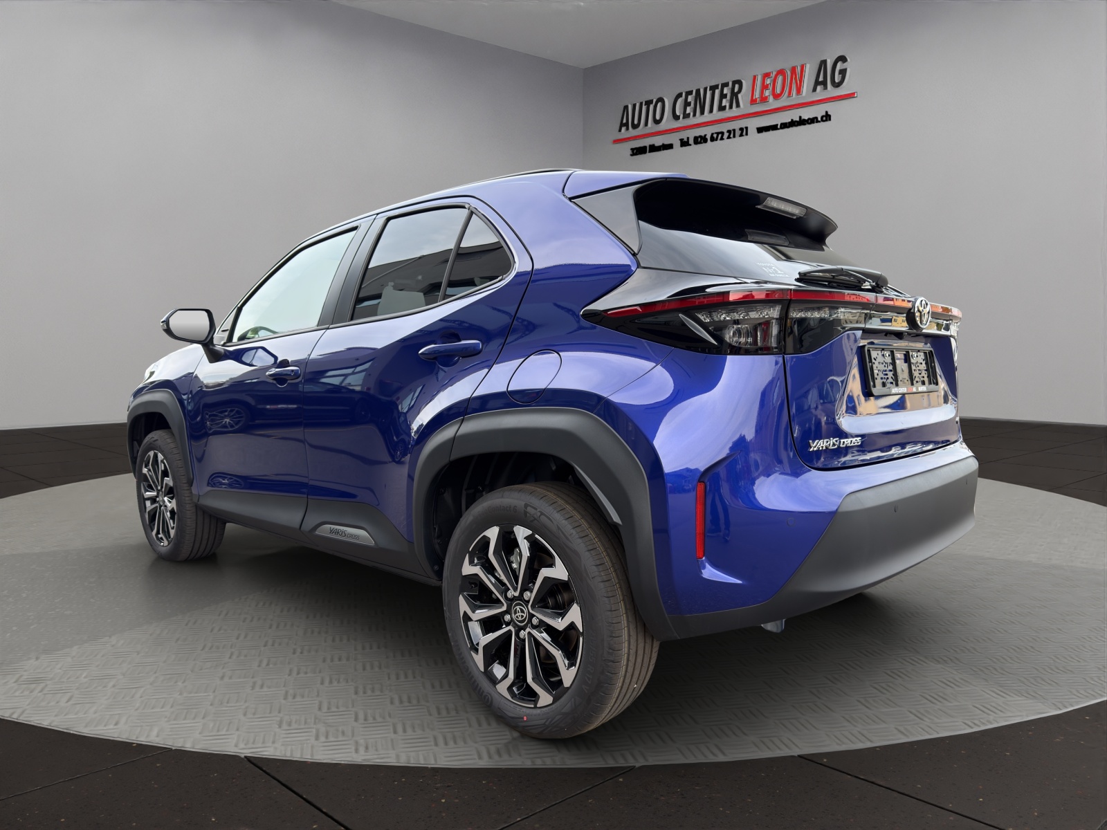 TOYOTA Yaris Cross 1.5 Style 4x2 Hybrid-showroom-element-3