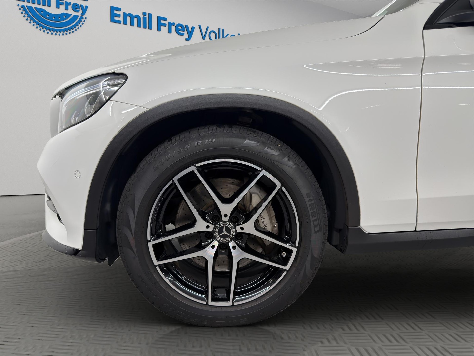 MERCEDES-BENZ GLC-Klasse GLC 300 AMG Line 4m-showroom-element-3