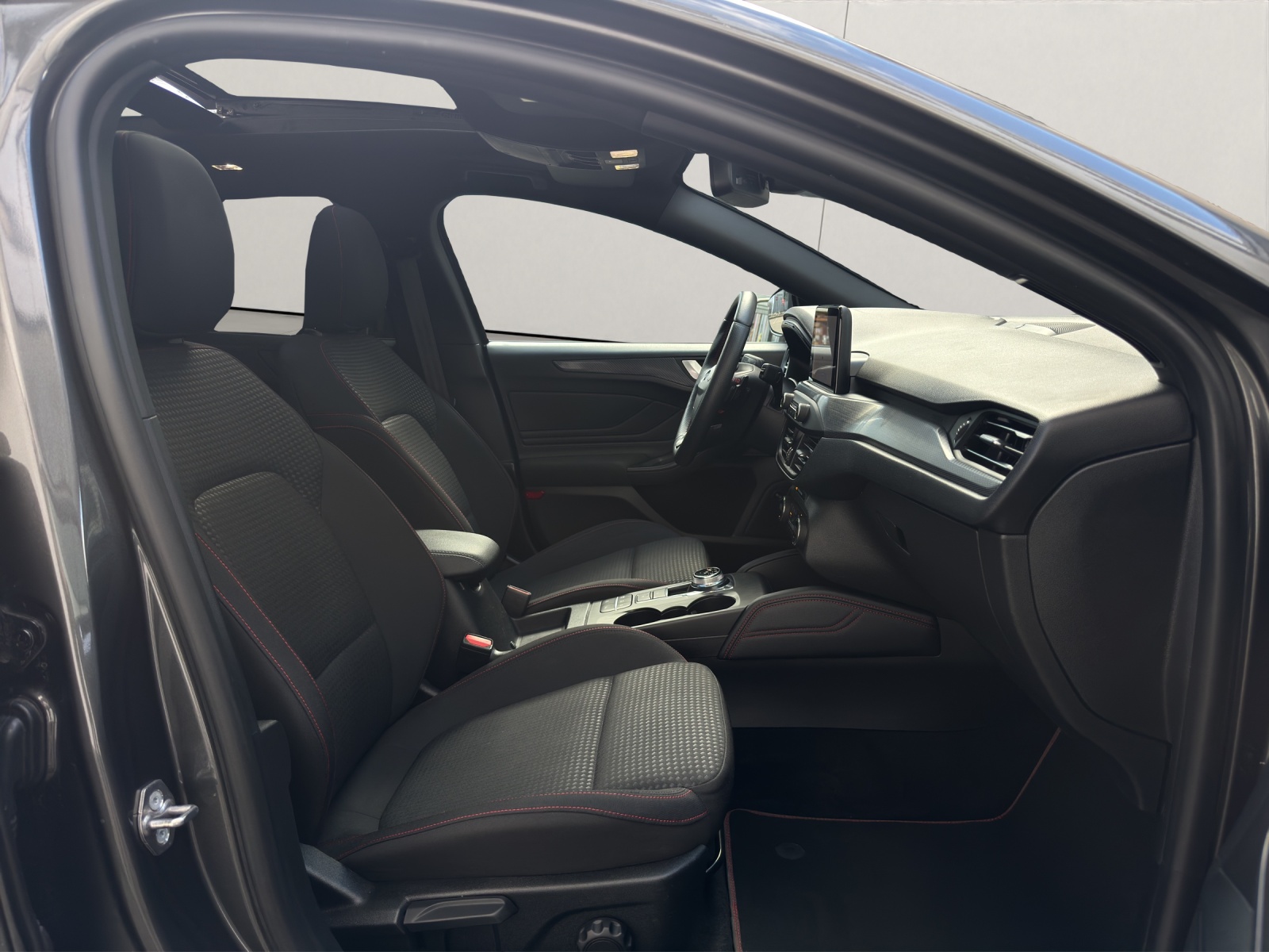FORD Focus 1.0 SCTi ST Line Automatic-image-11