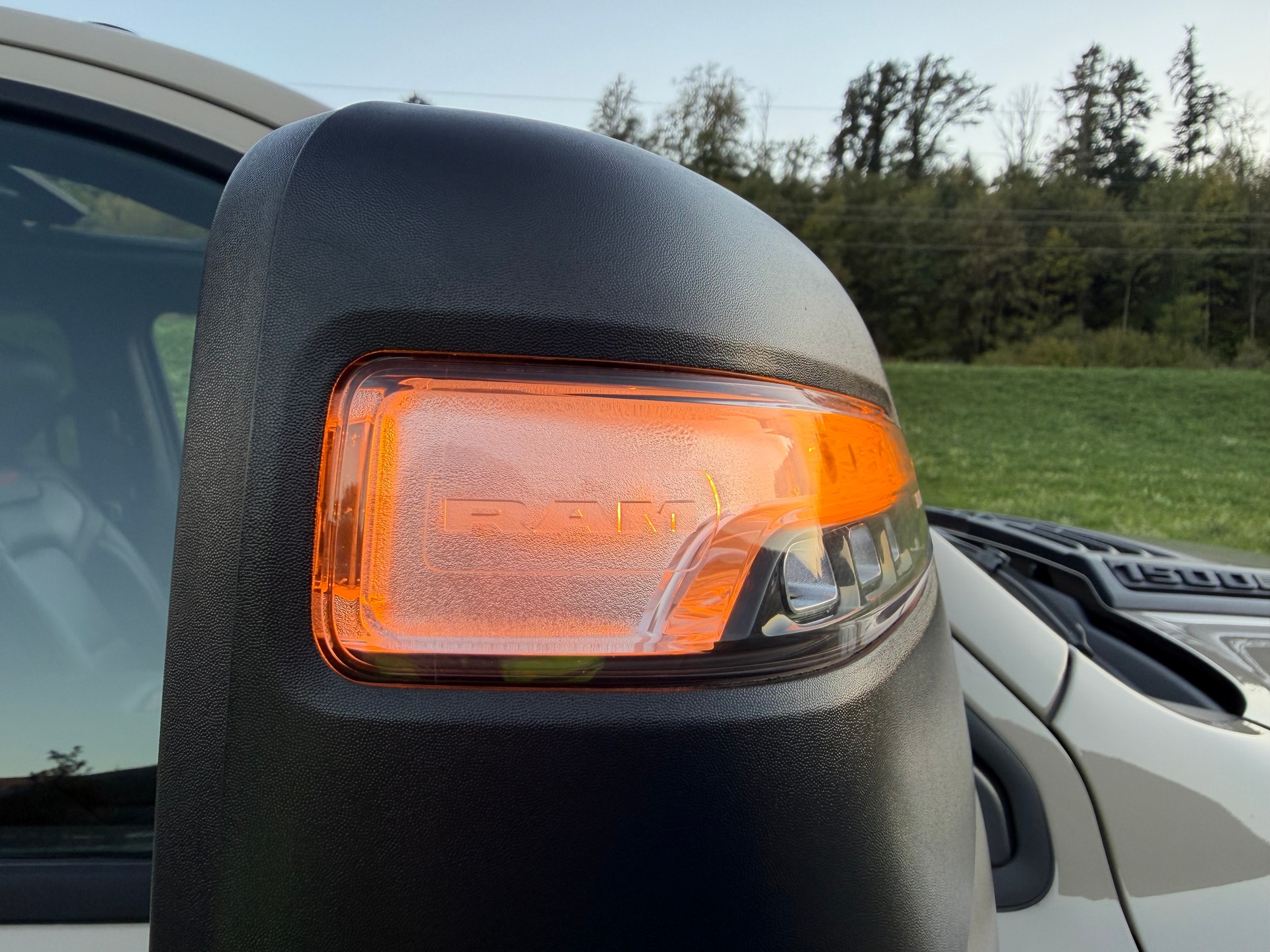 DODGE SST "REBEL X" MIT 425 PS !! KM 6`700 !! AHK 3`500 KG !! VOLL OPTION !! CH GEPRÜFT ALLES EINGETRAGEN !! REBEL X SST !!-image-49