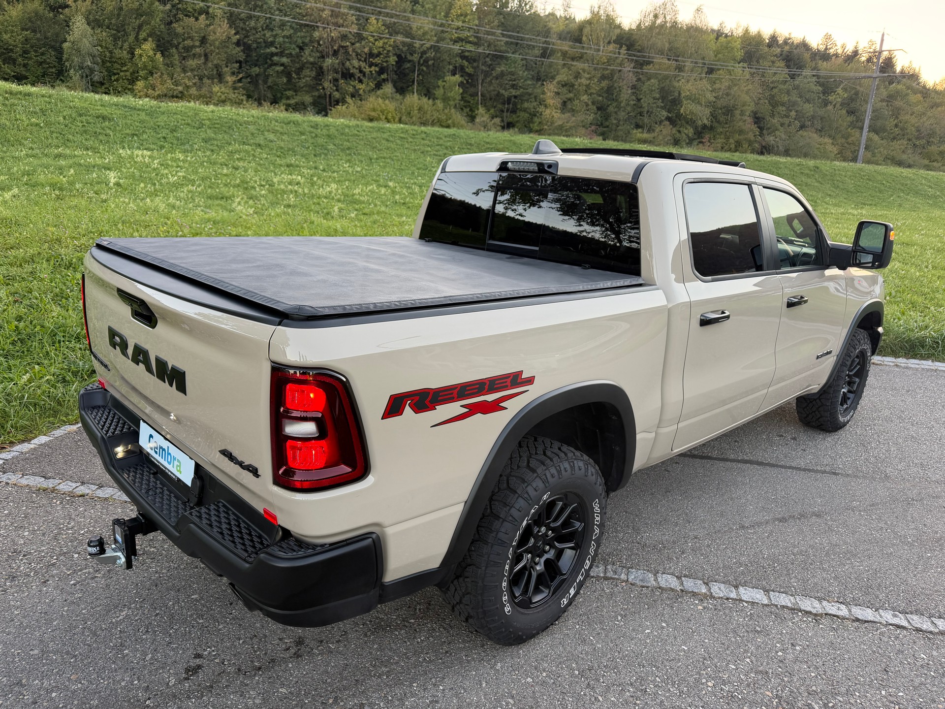 DODGE SST "REBEL X" MIT 425 PS !! KM 6`700 !! AHK 3`500 KG !! VOLL OPTION !! CH GEPRÜFT ALLES EINGETRAGEN !! REBEL X SST !!-image-16