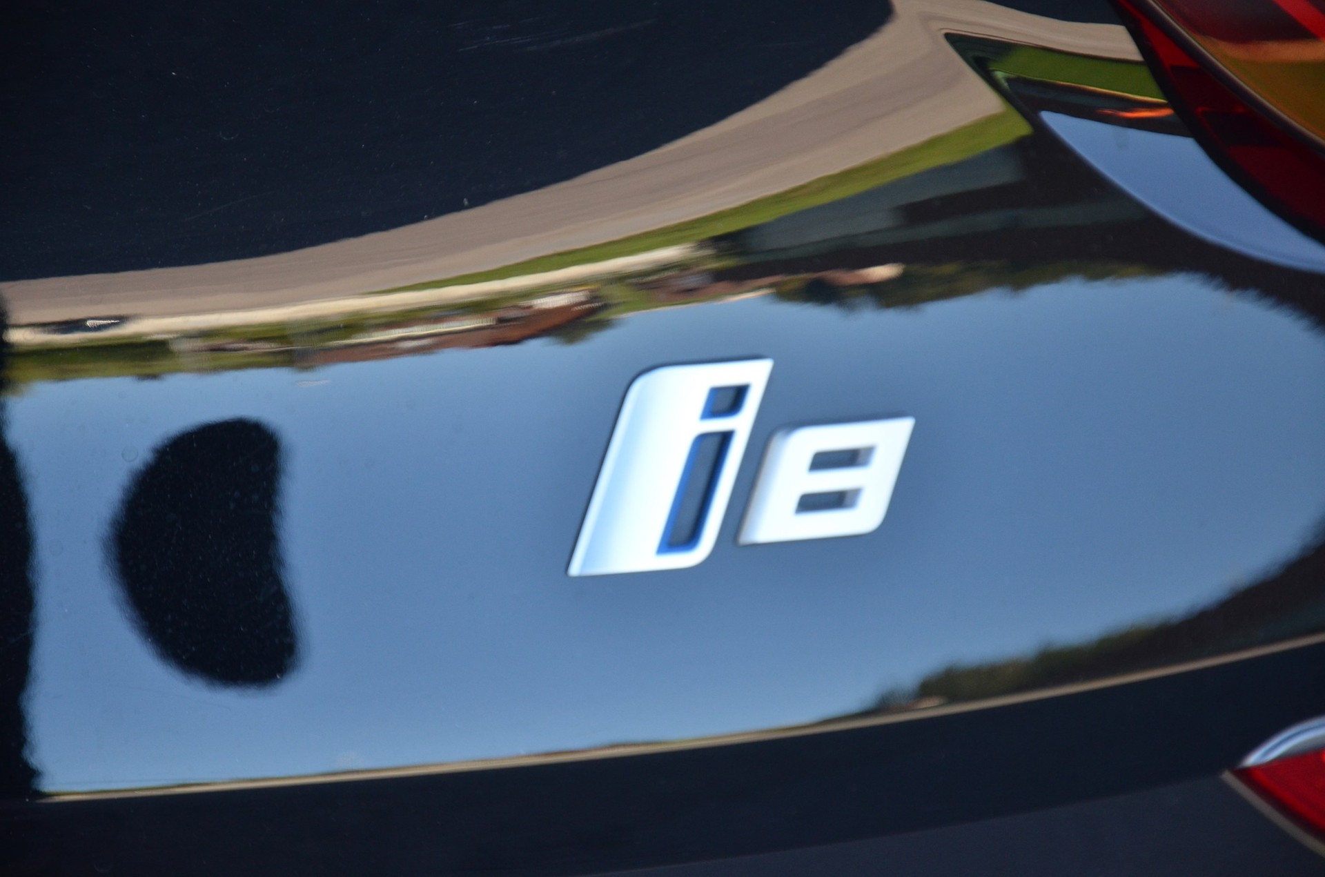BMW i8 Roadster-image-15