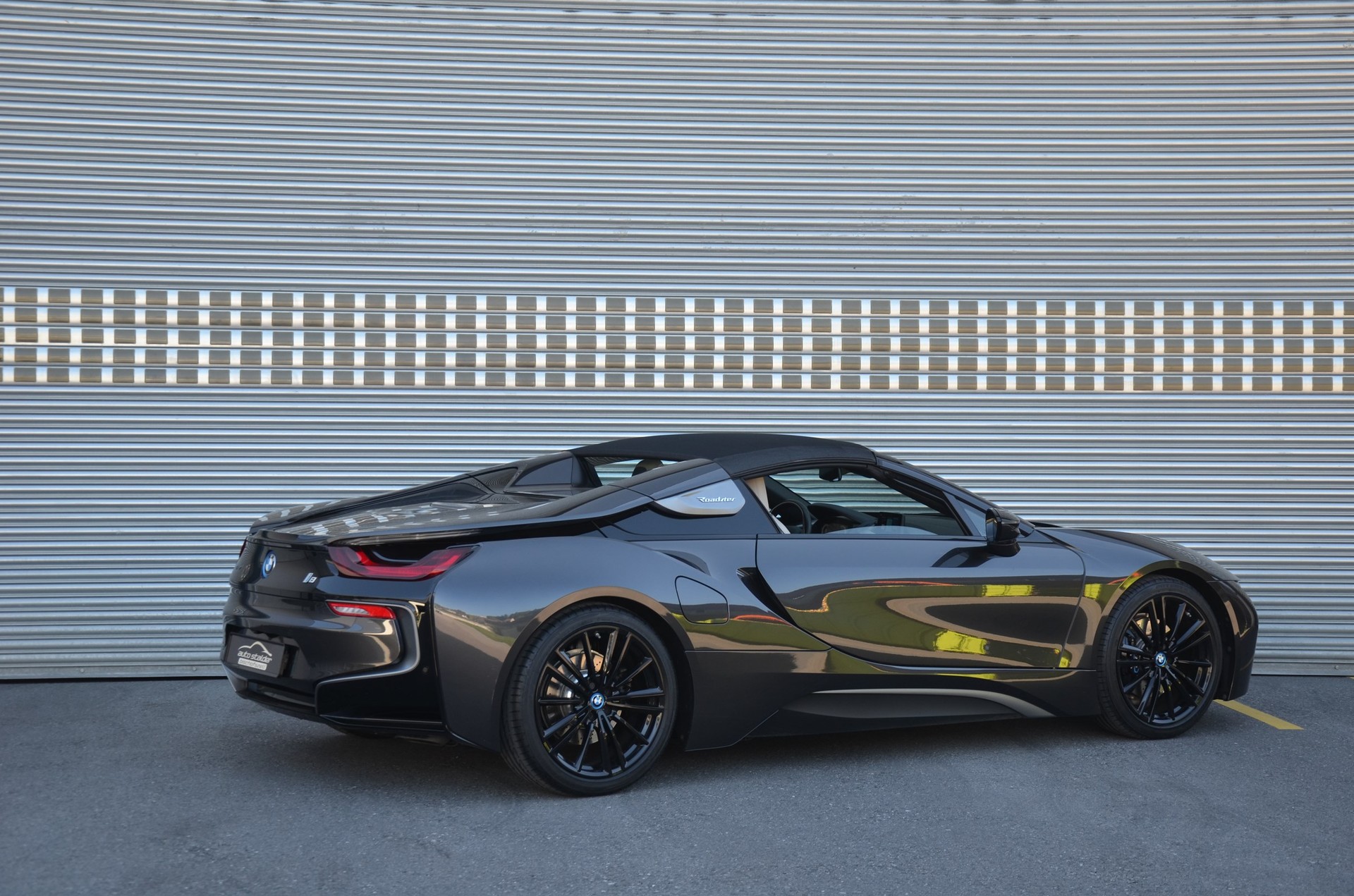 BMW i8 Roadster-image-5