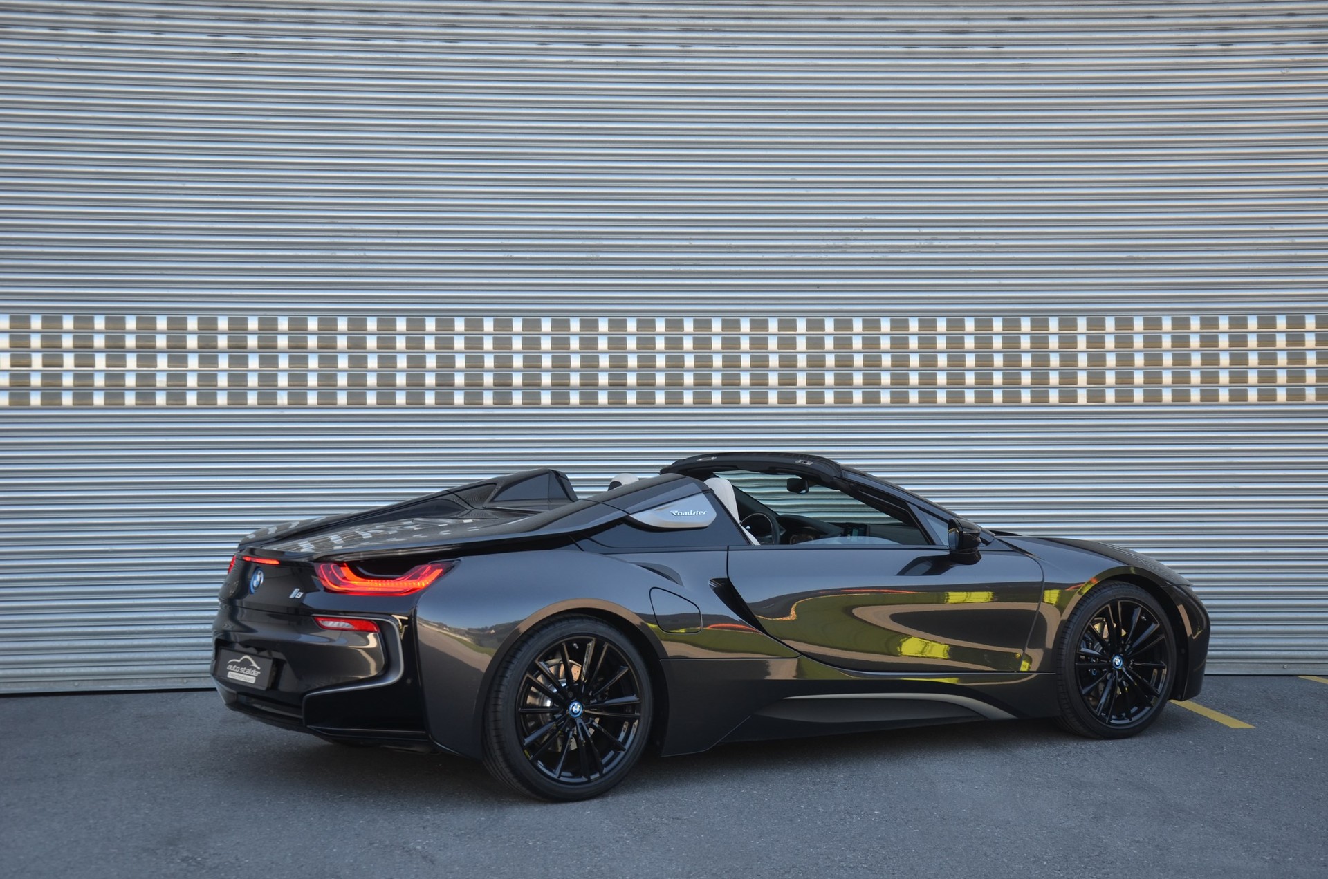 BMW i8 Roadster-image-7