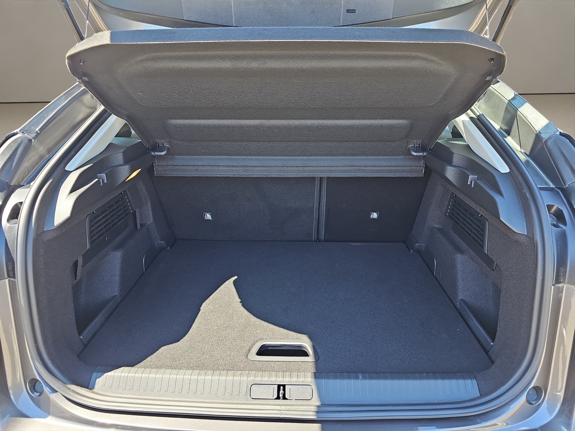 CITROEN C4 Electric Swiss Edition-image-13