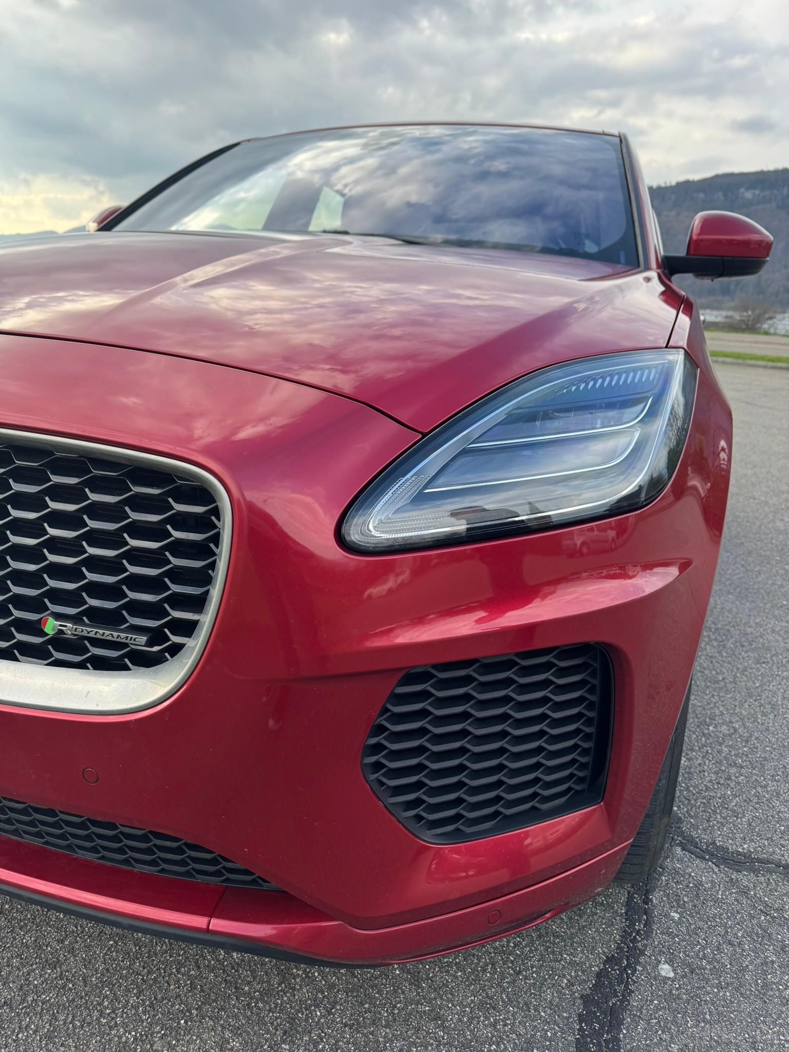 JAGUAR E-Pace 2.0d D240 R-Dynamic HSE AWD Automatik-image-2