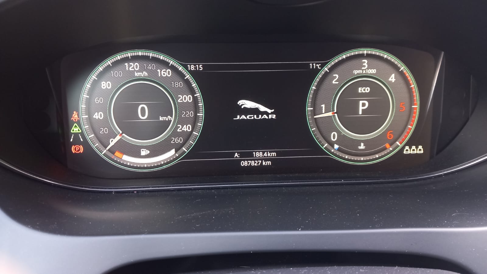 JAGUAR E-Pace 2.0d D240 R-Dynamic HSE AWD Automatik-image-12