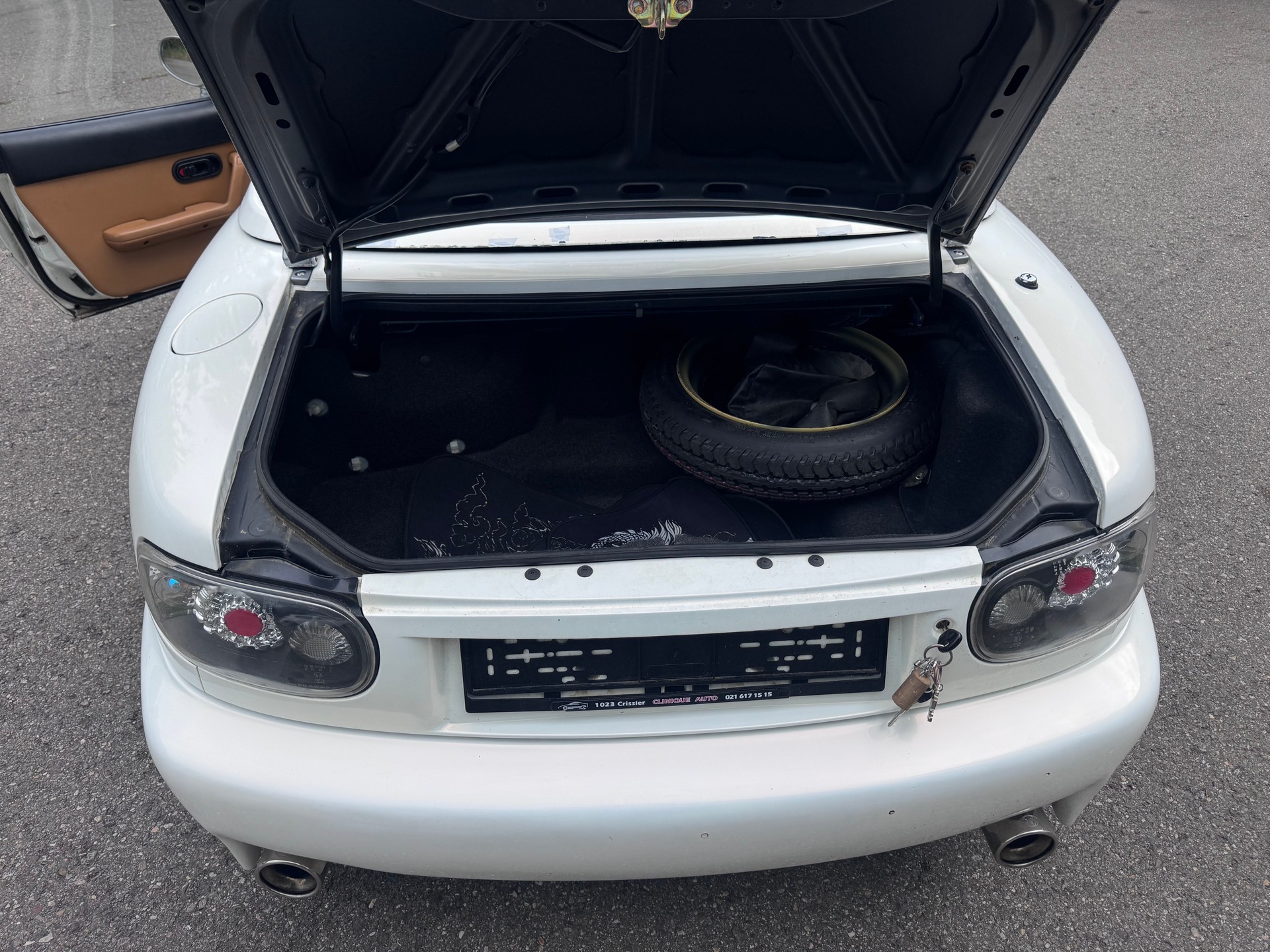 MAZDA MX-5 1.6i-16-image-13